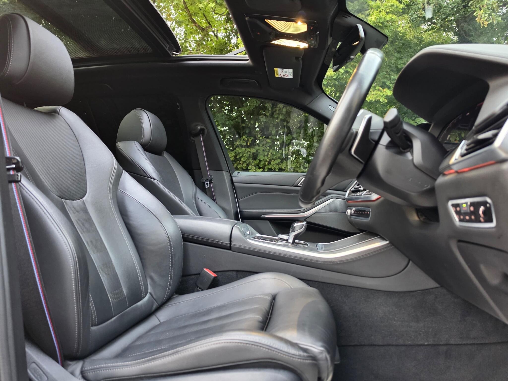 BMW X5 view 2