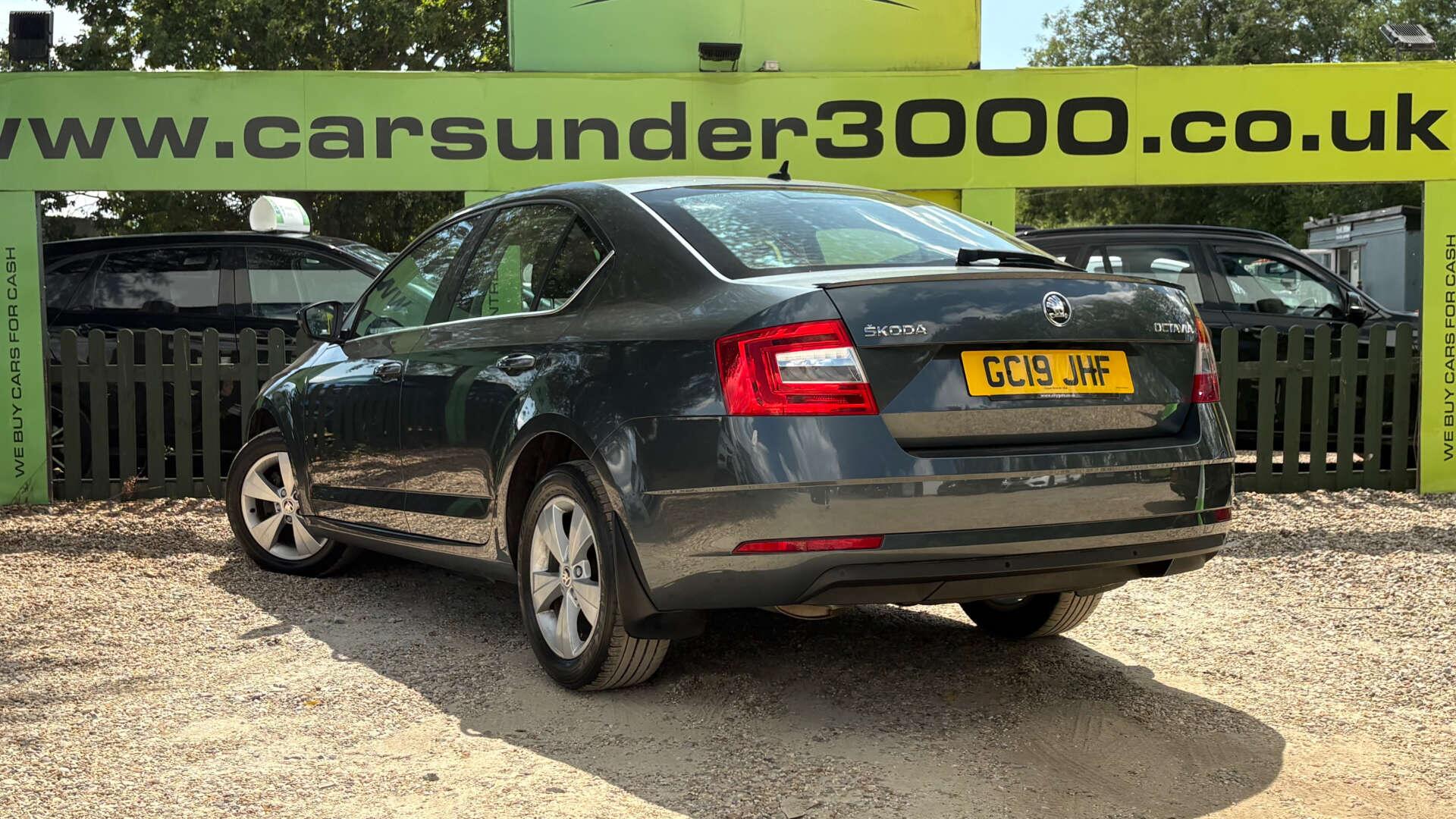 Skoda Octavia view 4