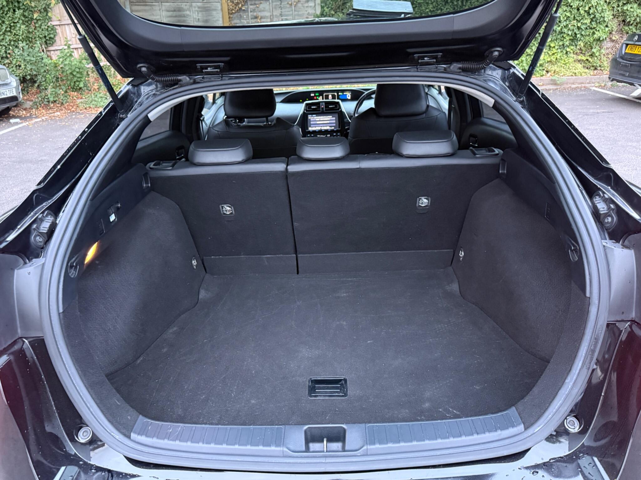 Toyota Prius - Image 22