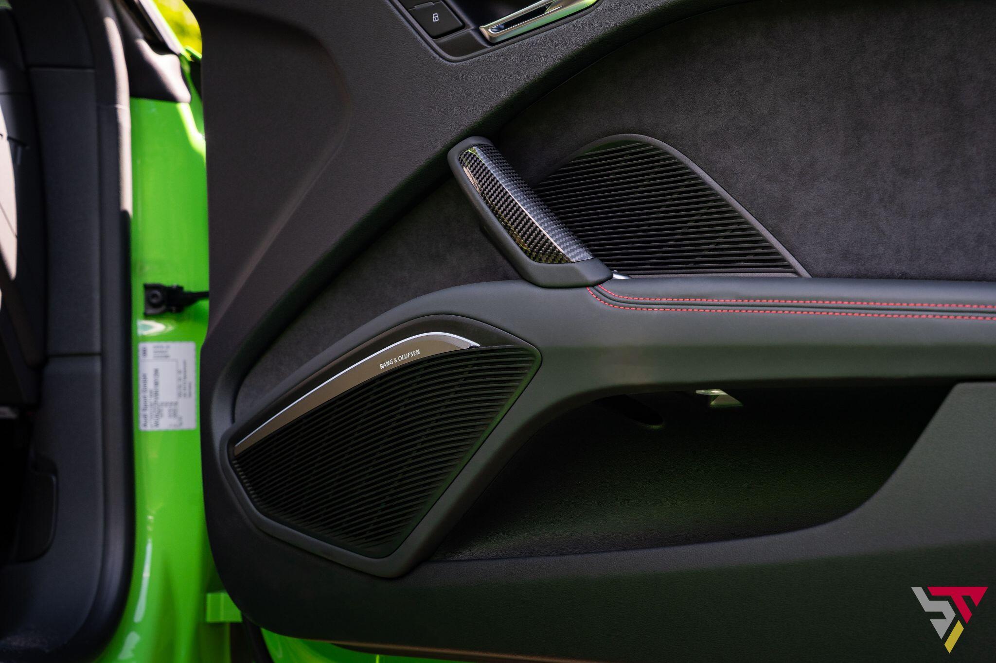 Audi TT RS view 8