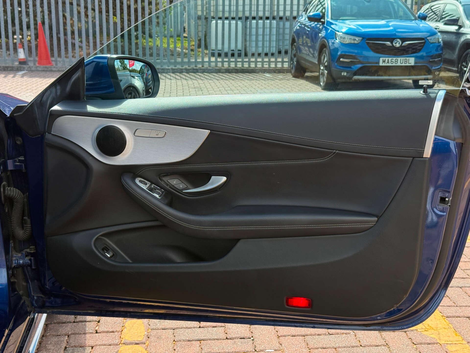 Mercedes-Benz C Class view 19