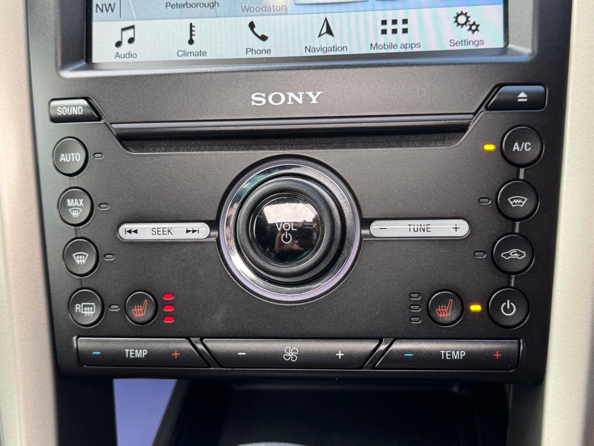 Ford Mondeo view 32