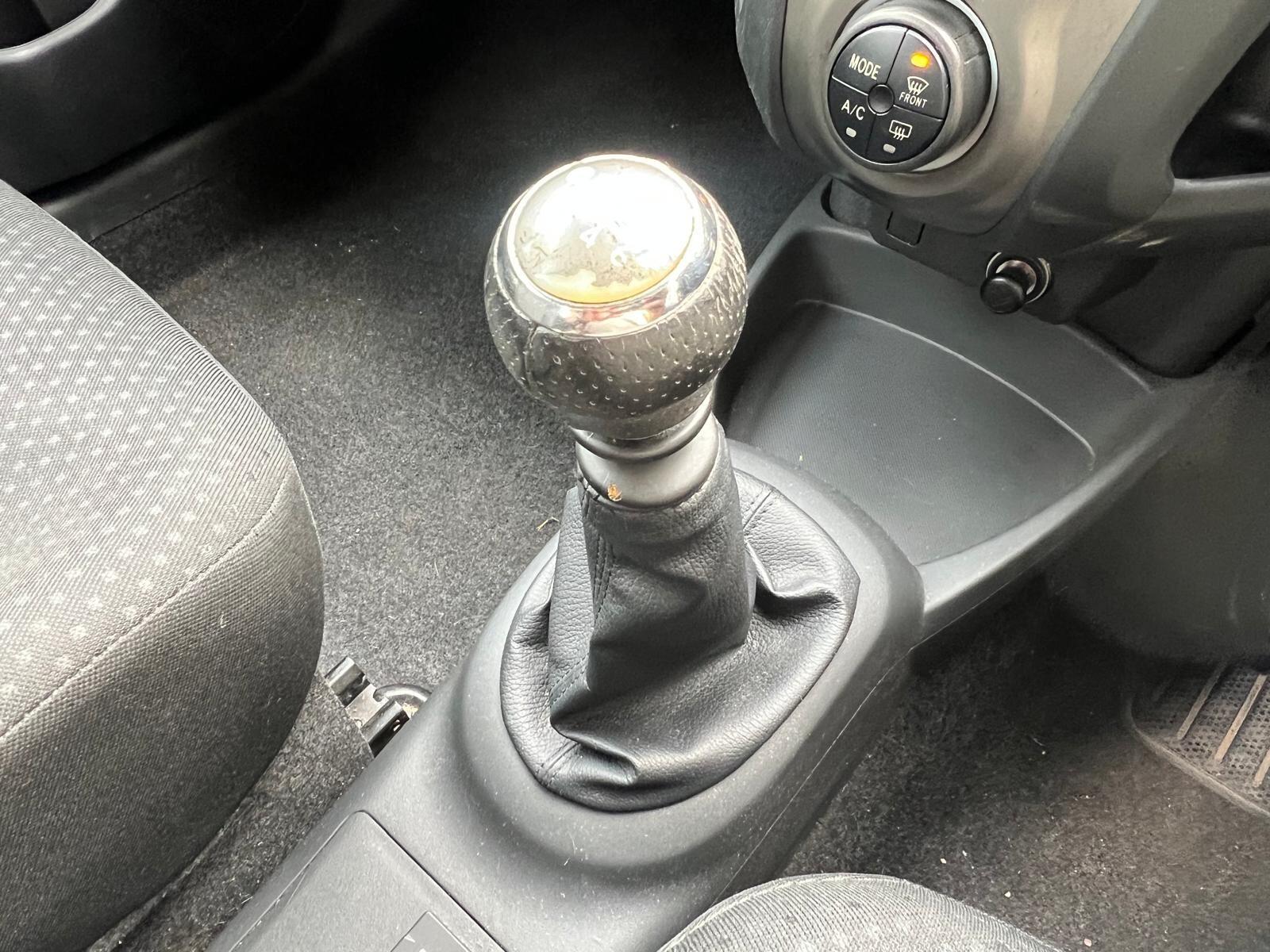 Toyota Yaris view 30