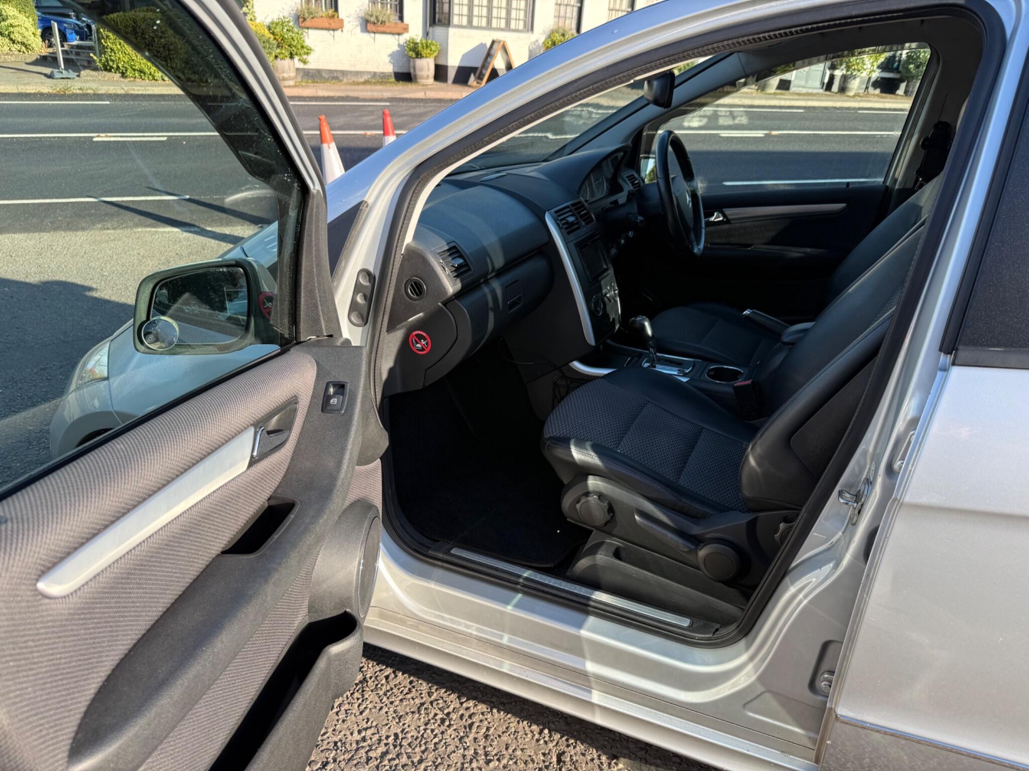 Mercedes-Benz A-Class view 33