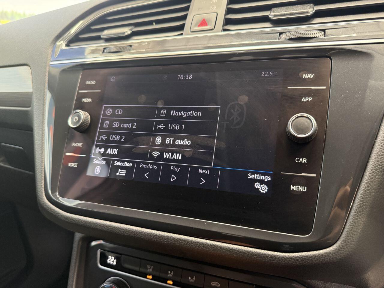 Volkswagen Tiguan Allspace view 19