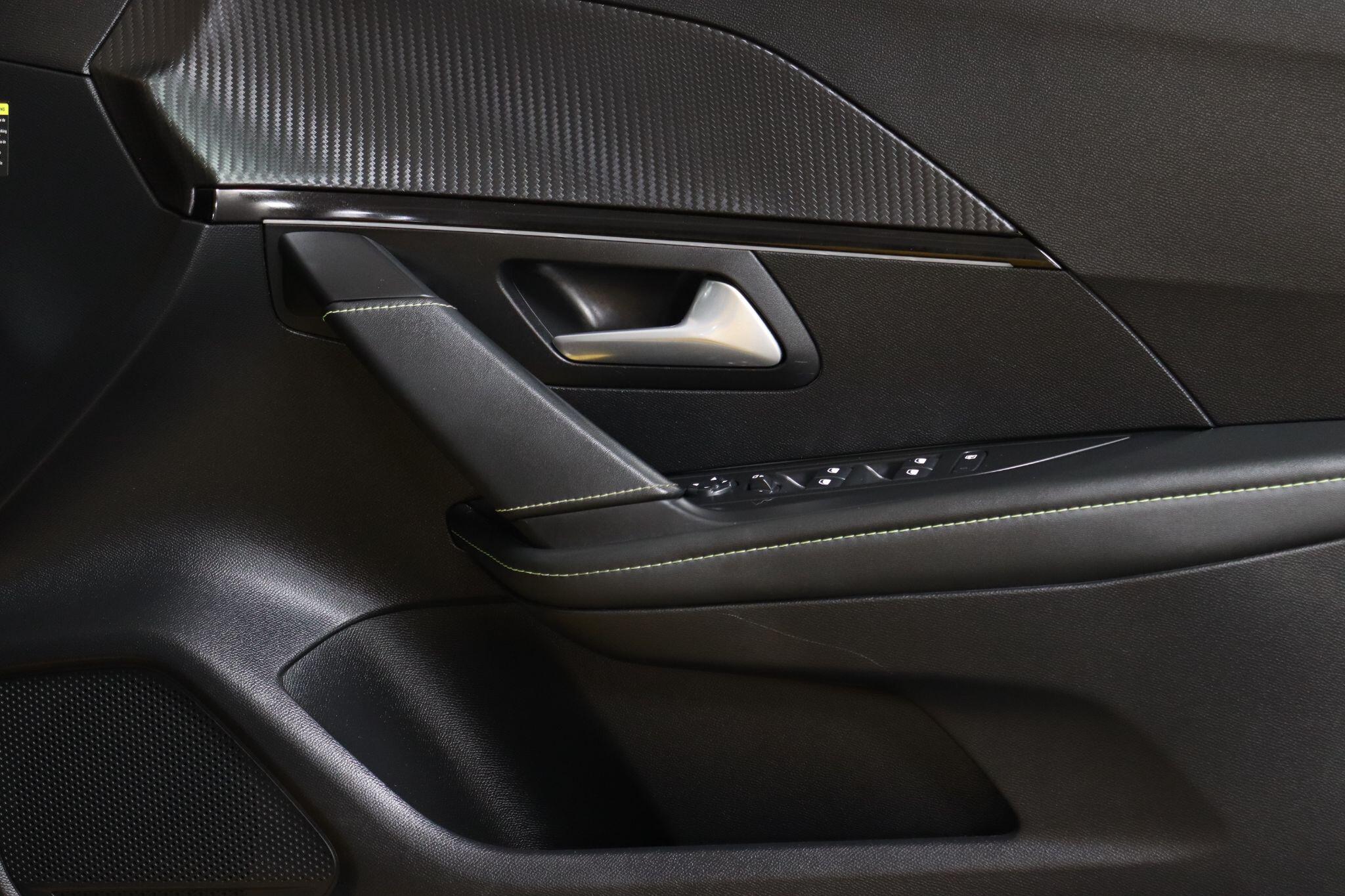 Peugeot E-208 view 37