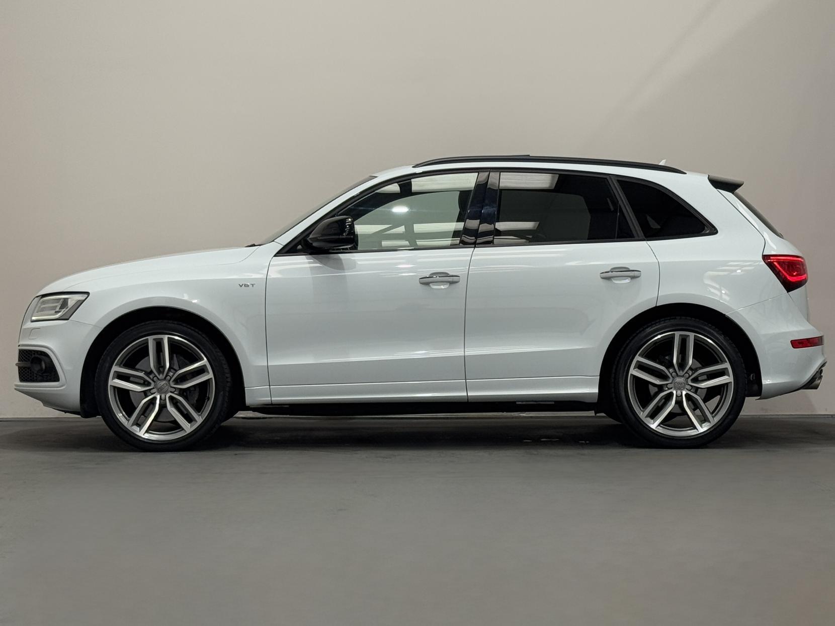 Audi SQ5 view 7