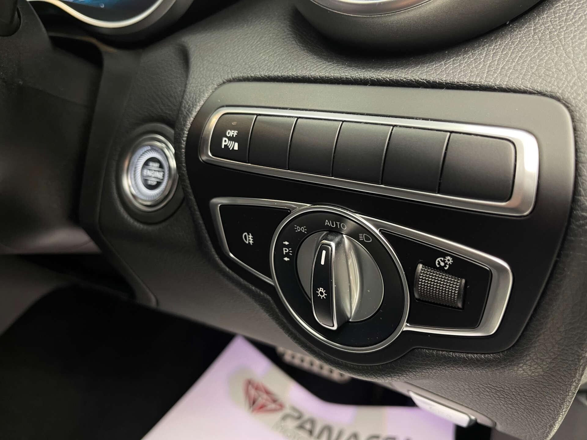 Mercedes-Benz C Class view 21