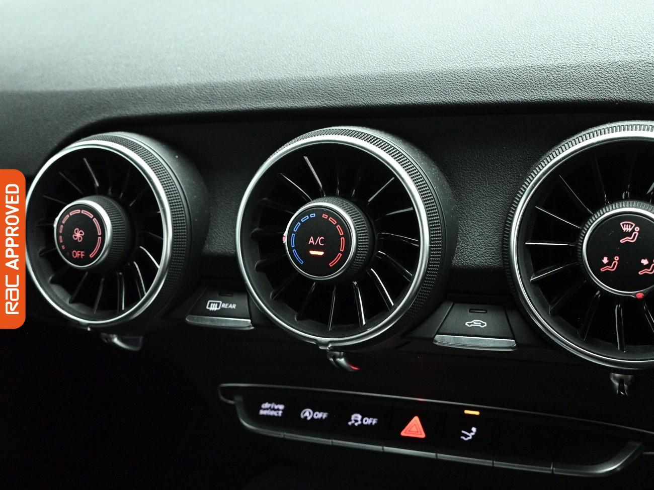 Audi TT view 22
