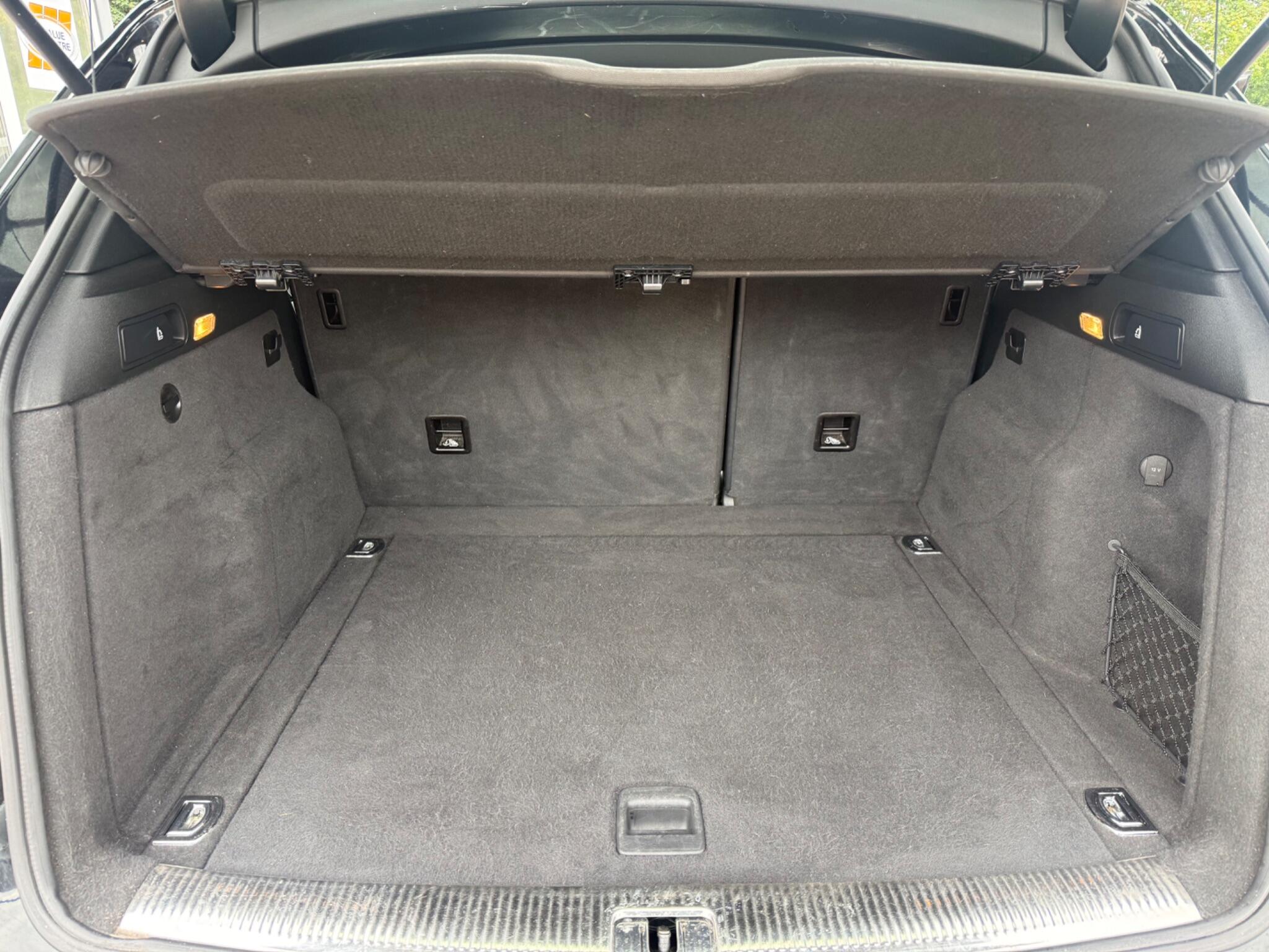 Audi Q5 view 14