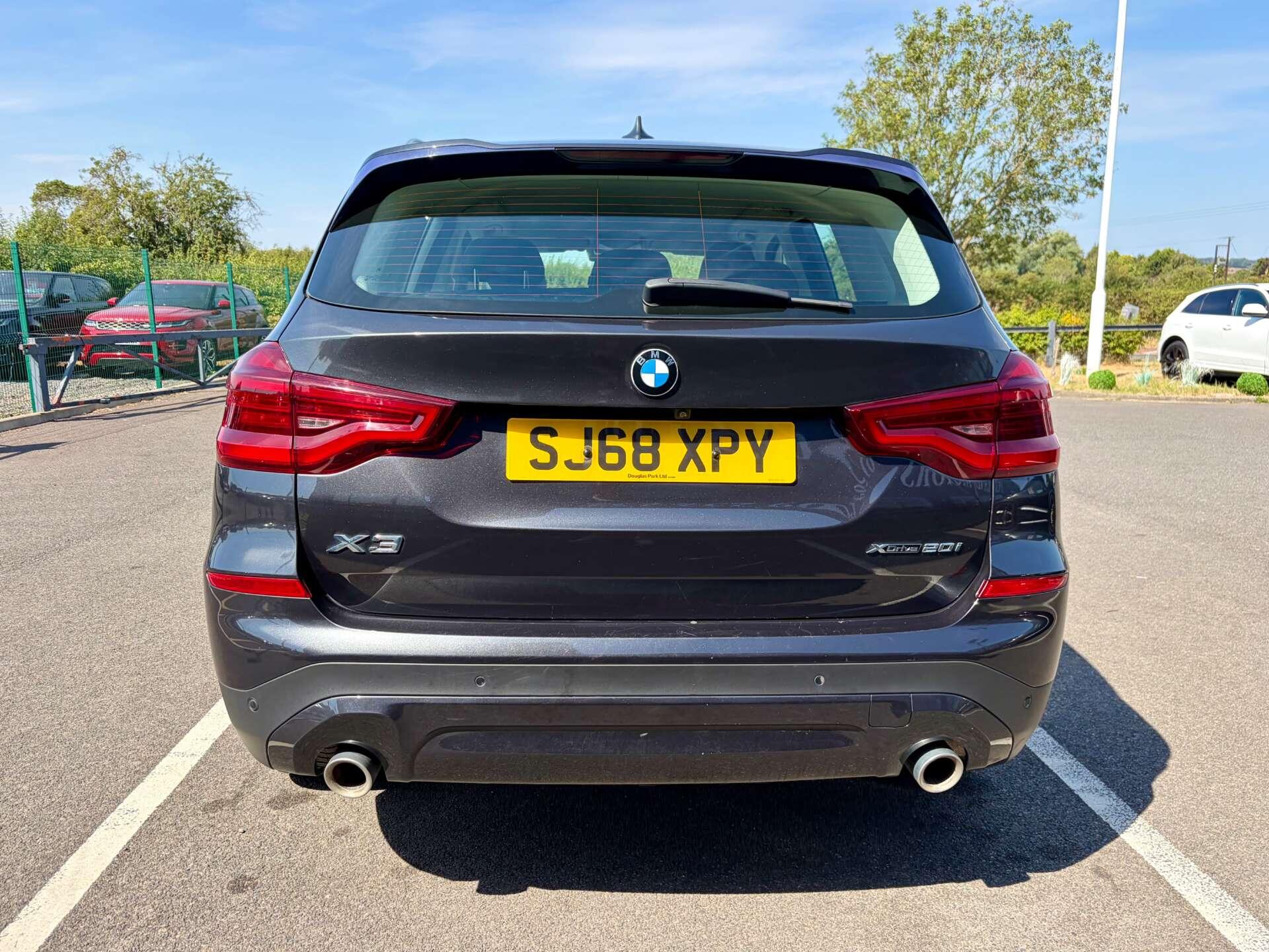 BMW X3 view 7