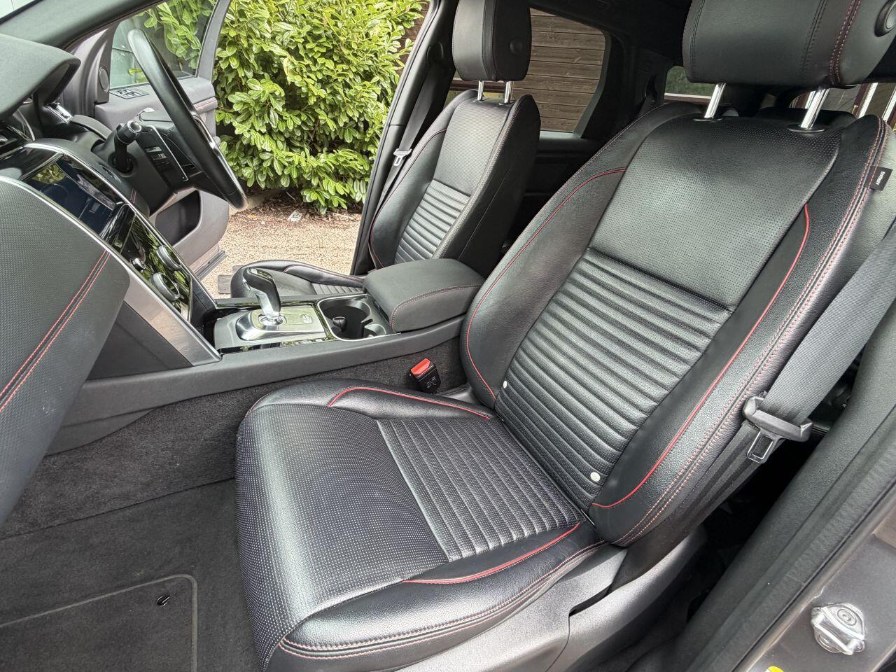 Land Rover Discovery Sport view 21