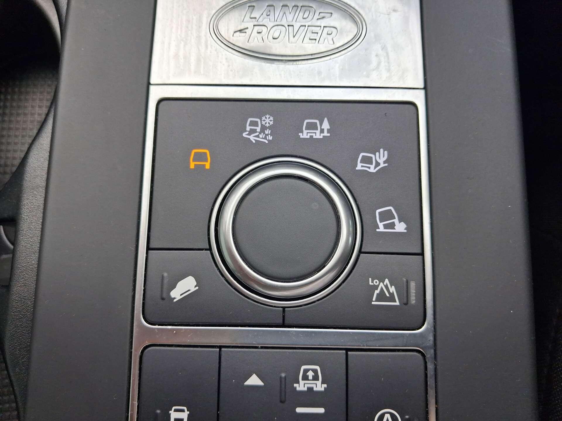 Land Rover Discovery view 40