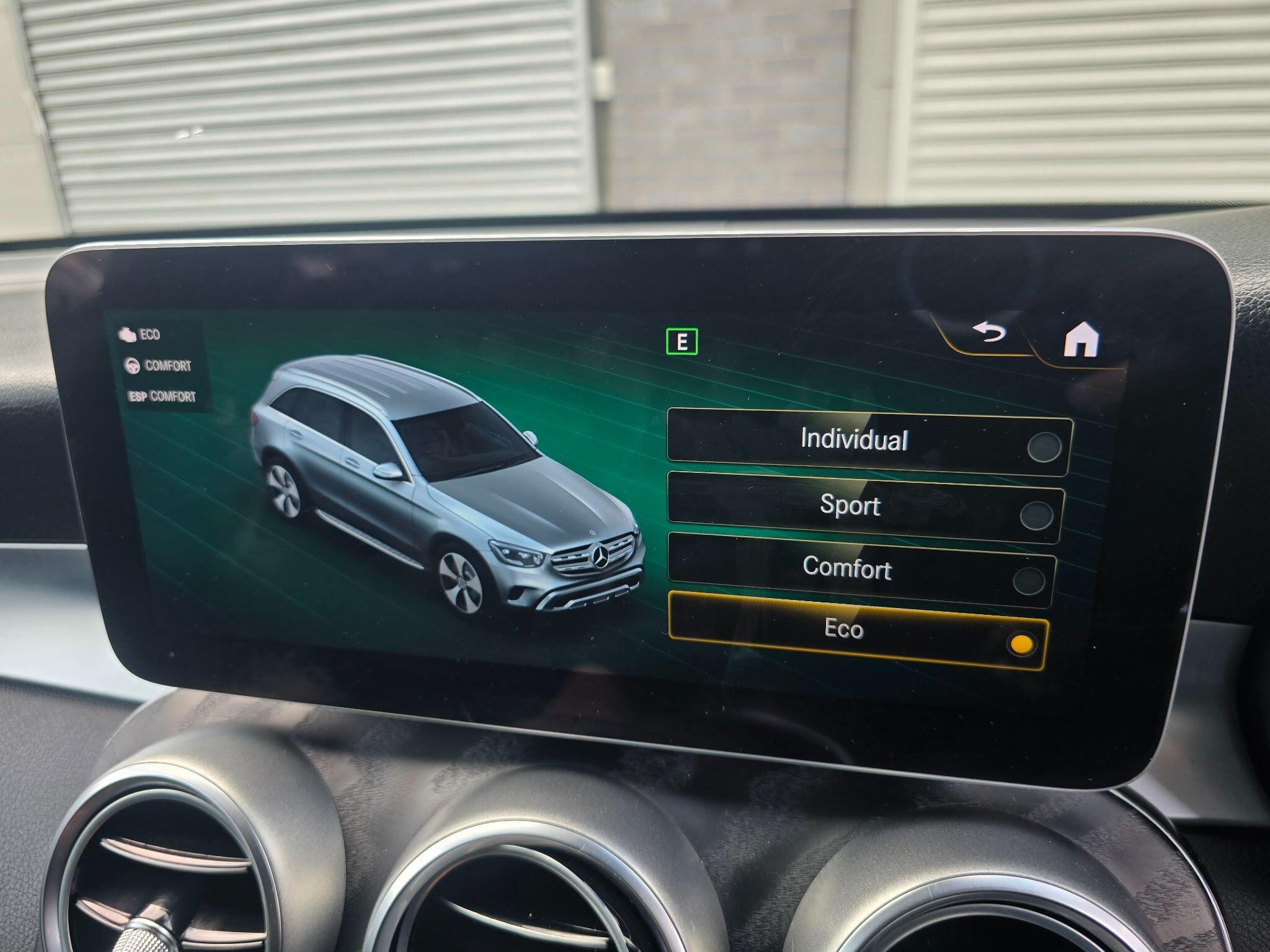 Mercedes-Benz GLC view 16