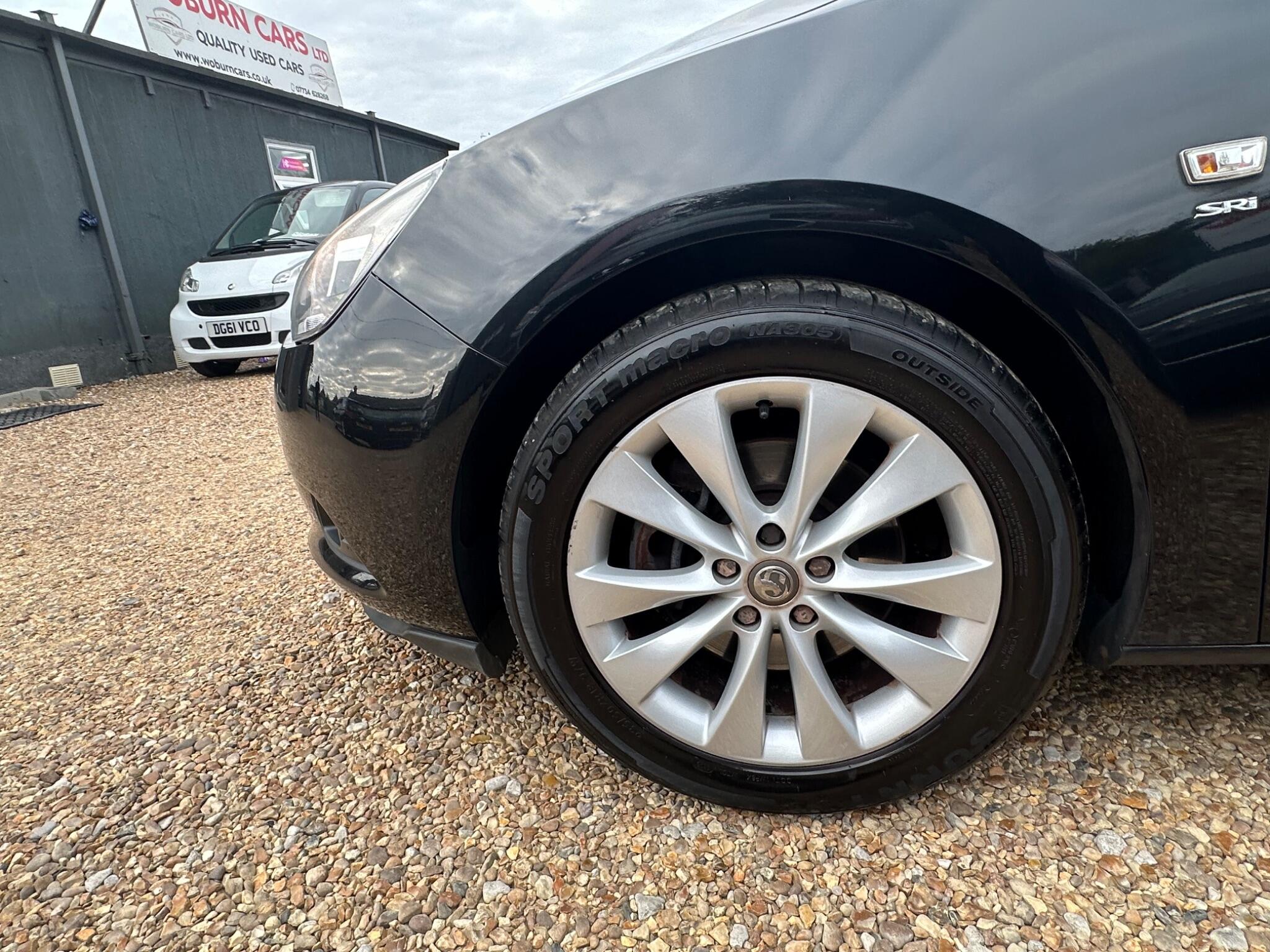 Vauxhall Astra GTC view 19