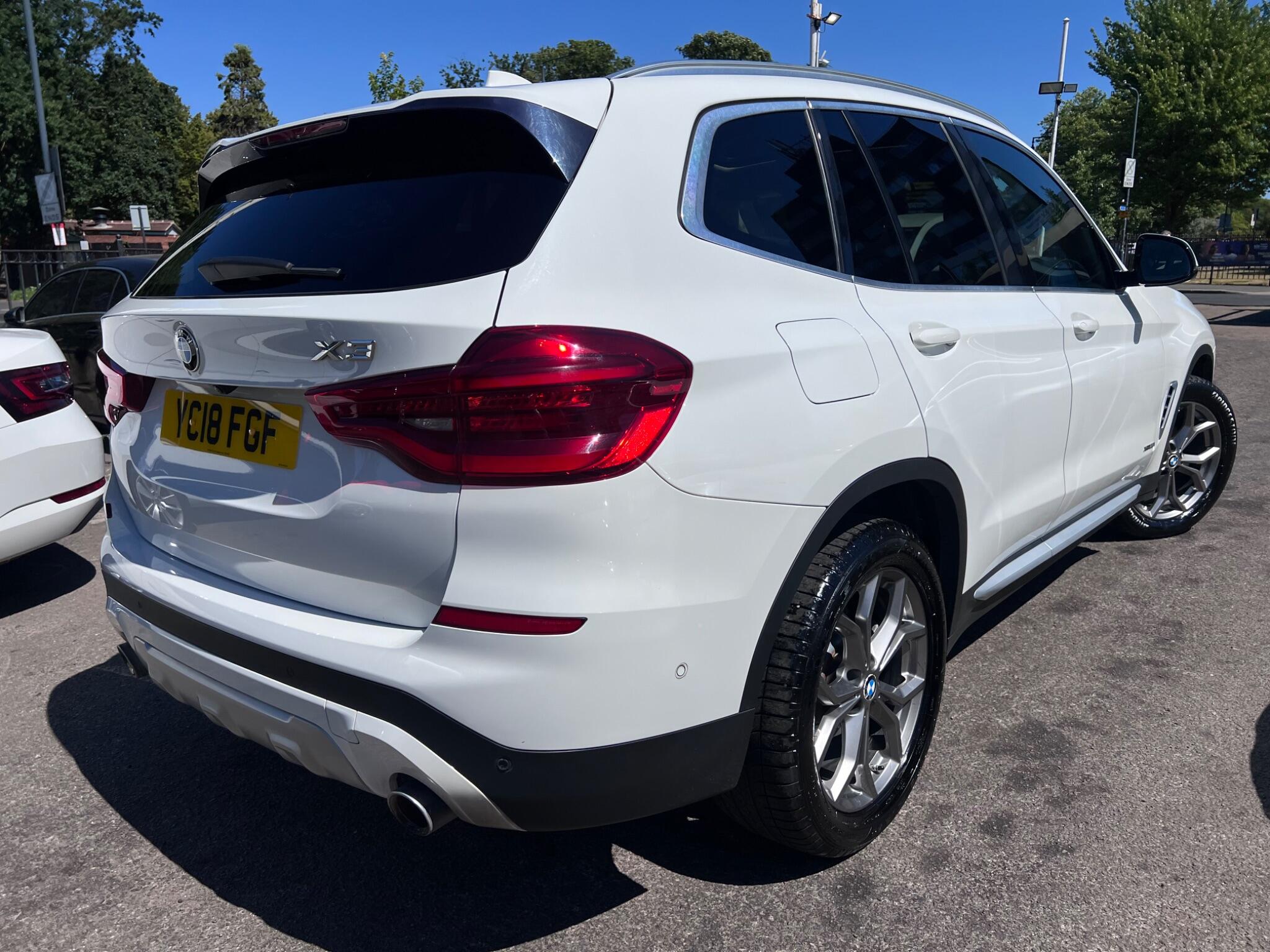 BMW X3 view 11