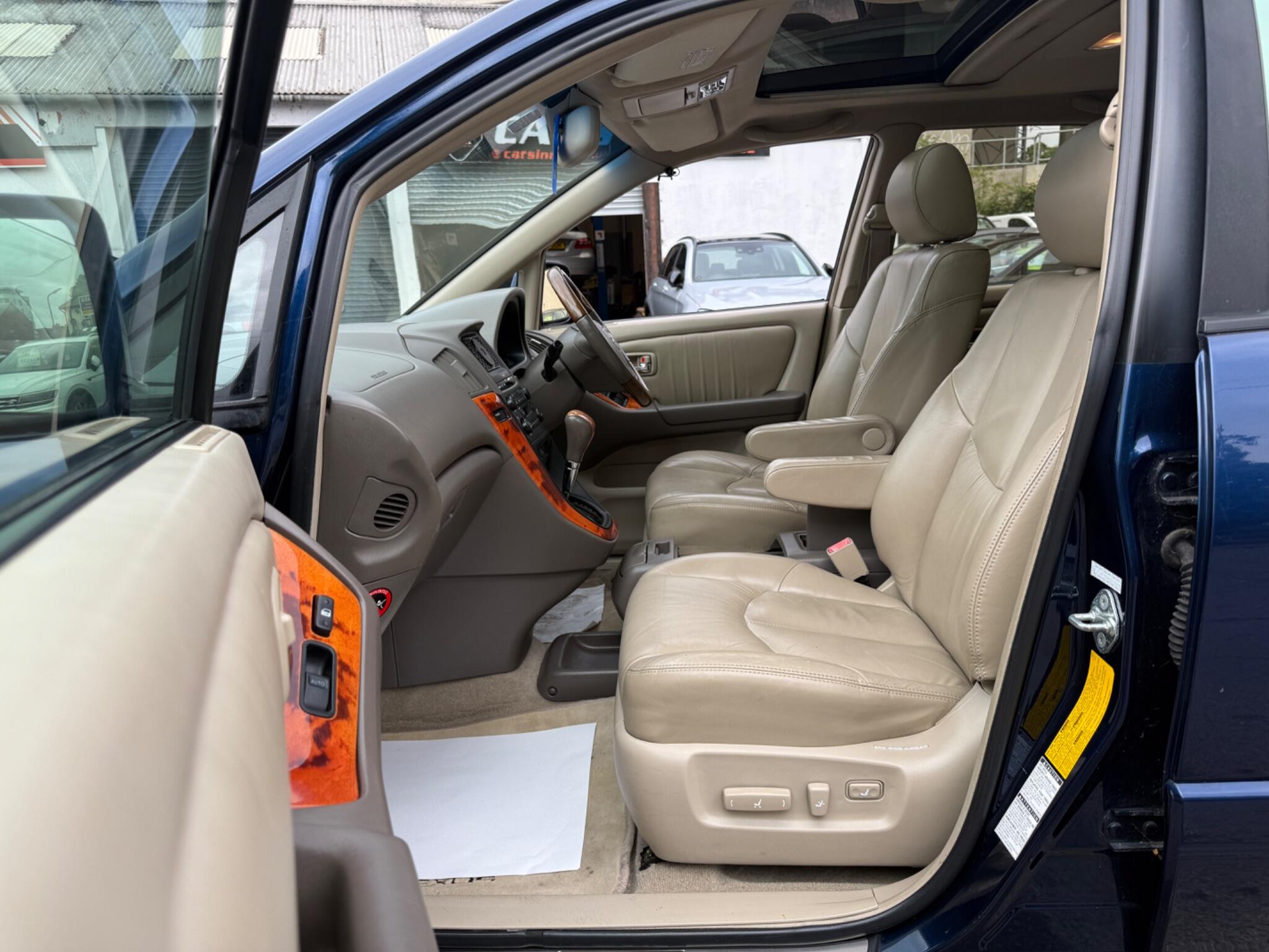 Lexus RX - Image 45