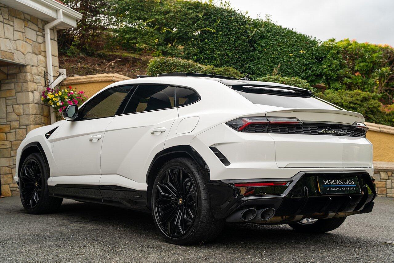 Lamborghini Urus view 15