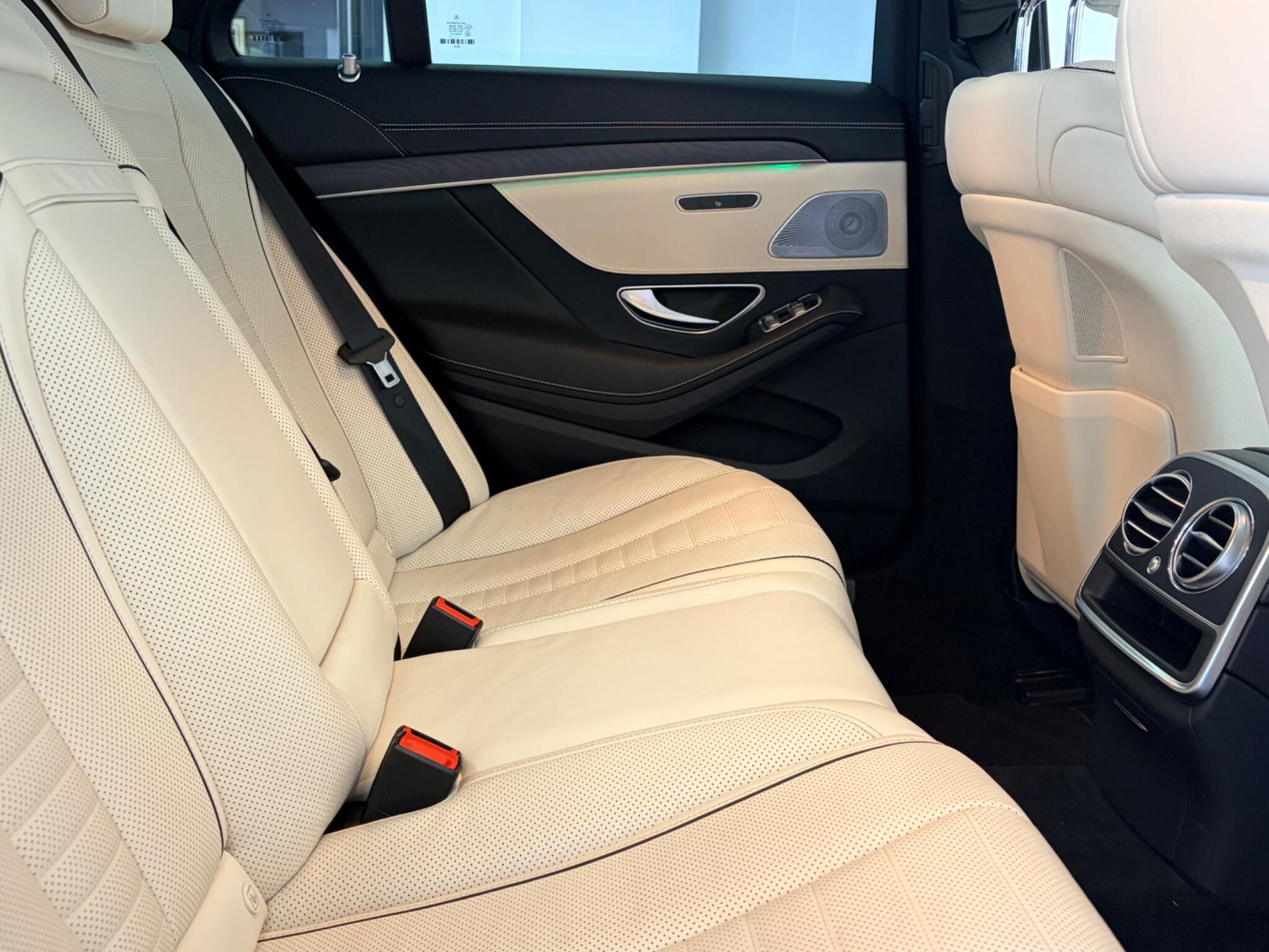 Mercedes-Benz S-Class view 13