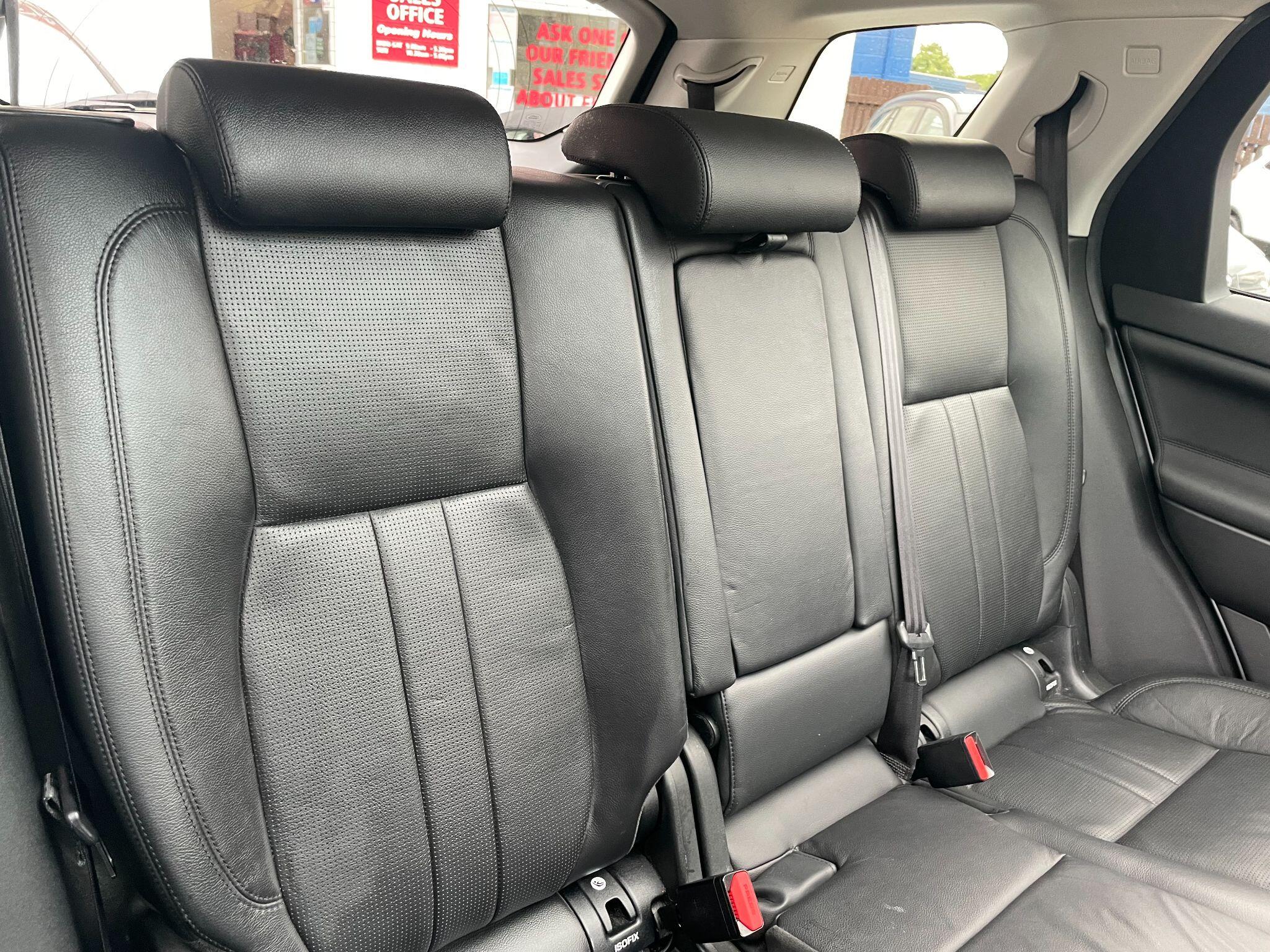Land Rover Discovery Sport view 17