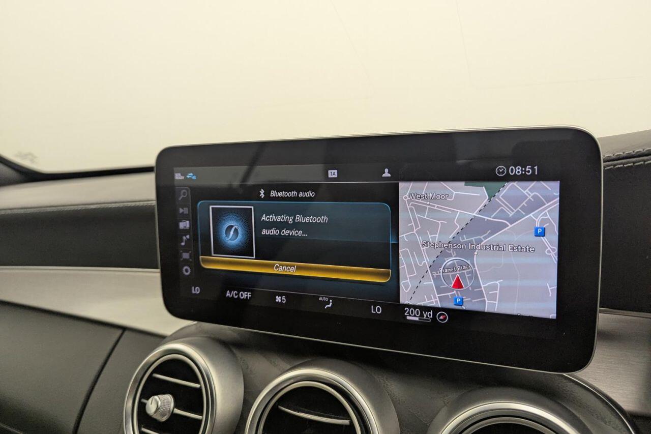 Mercedes-Benz C-Class view 24