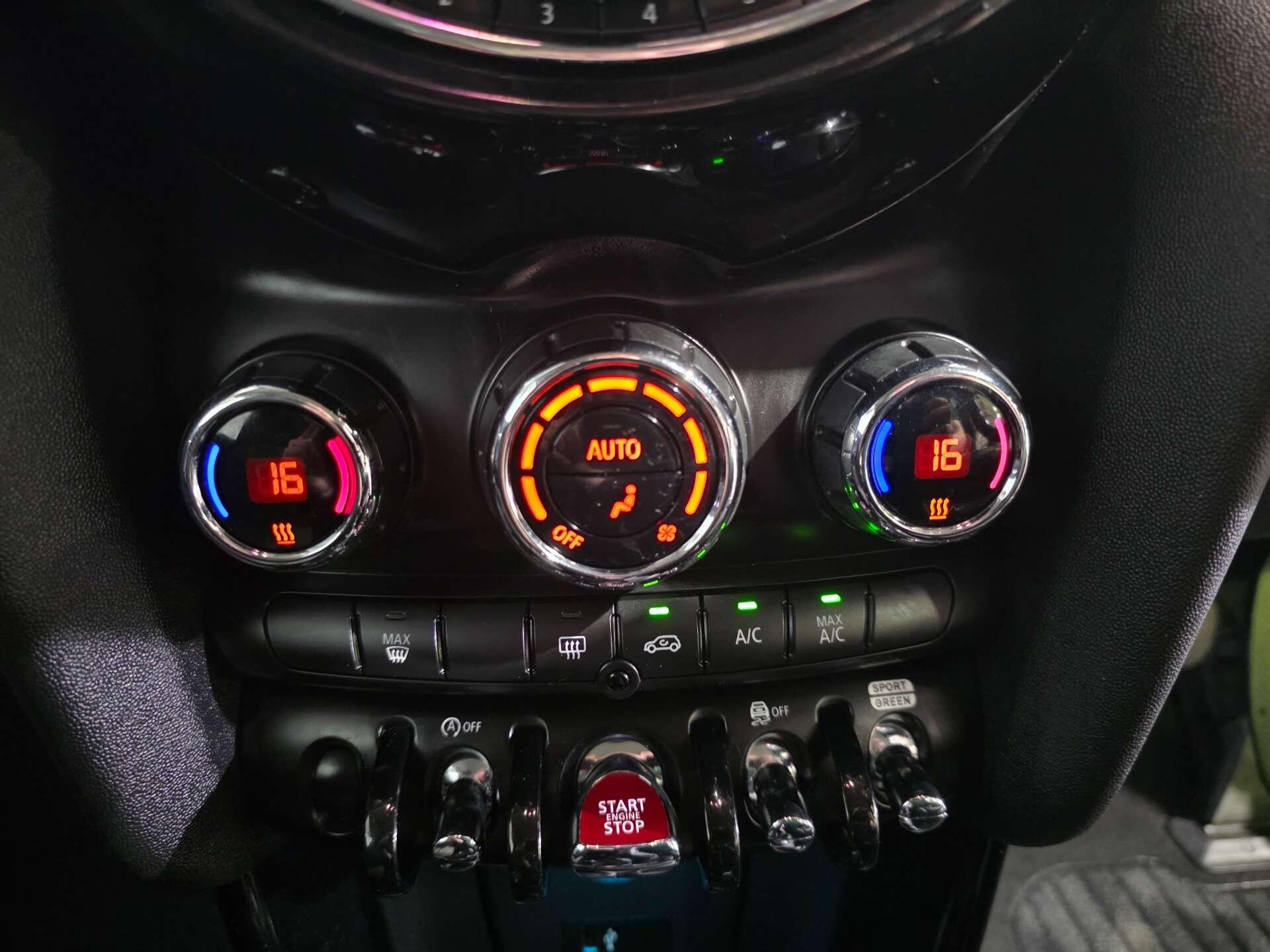 Mini Hatch view 26