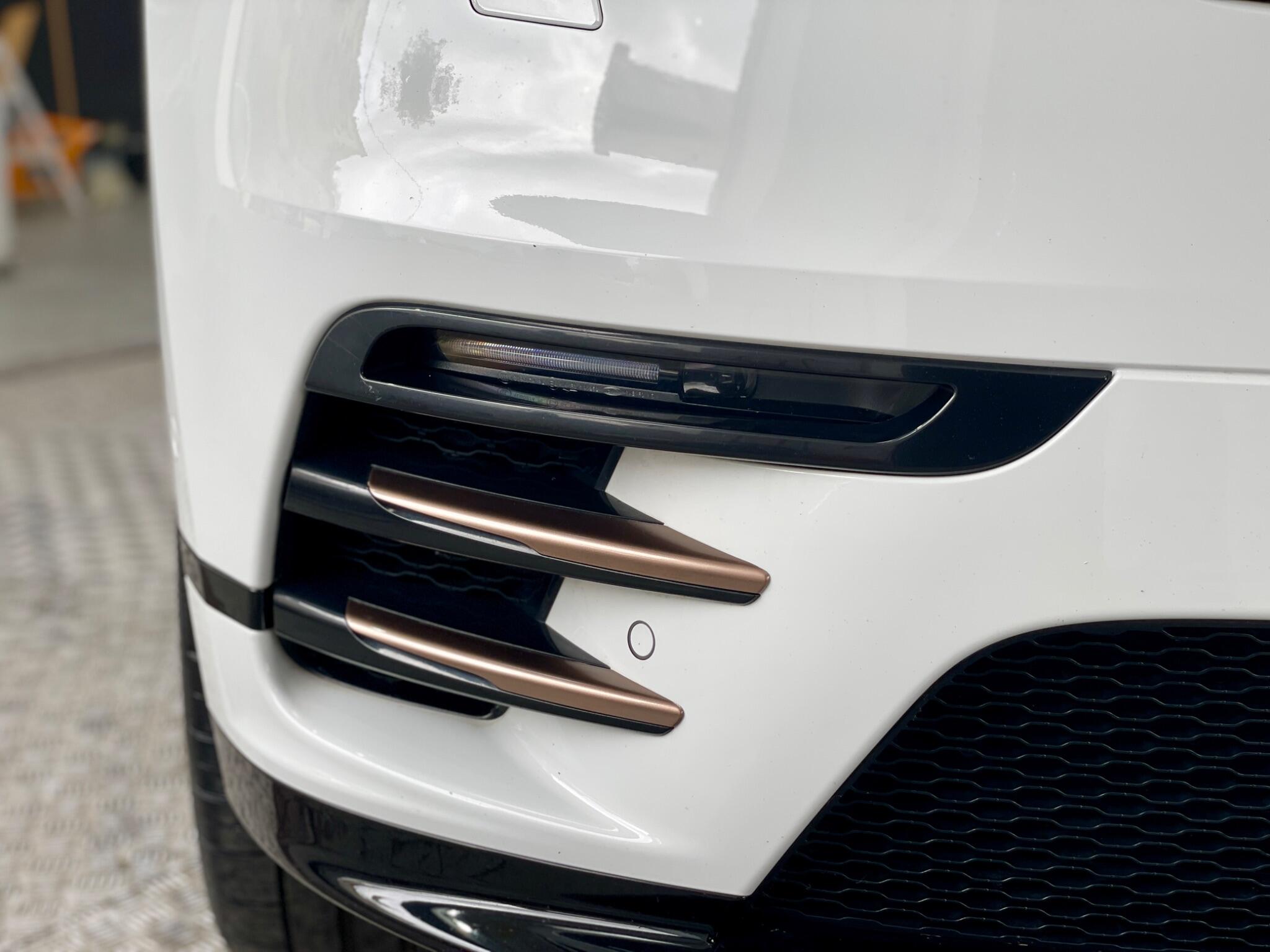Land Rover Range Rover Velar view 34