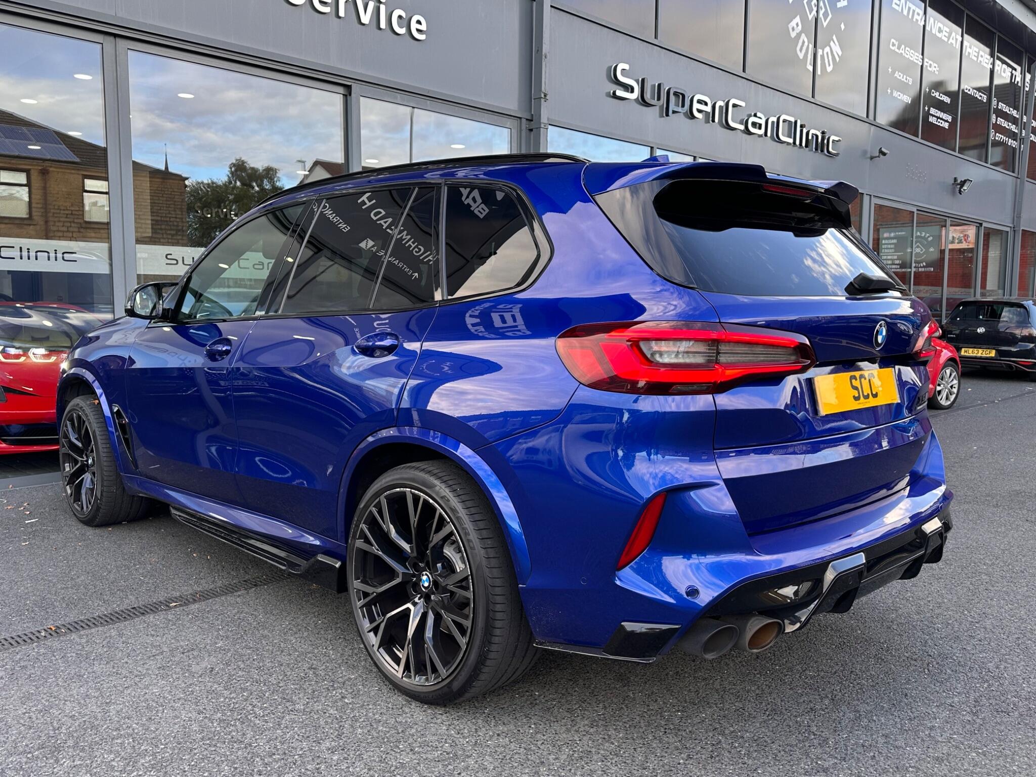 BMW X5 M view 4