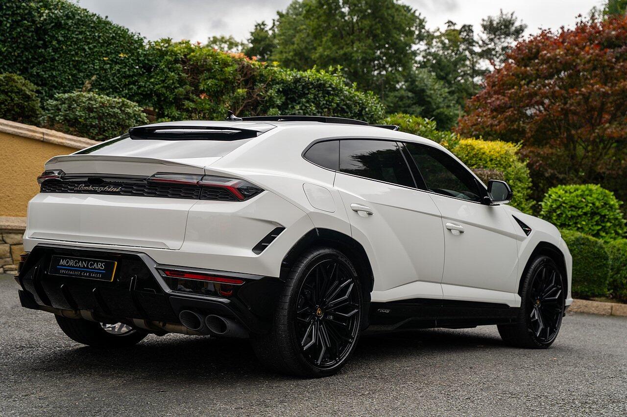 Lamborghini Urus view 105