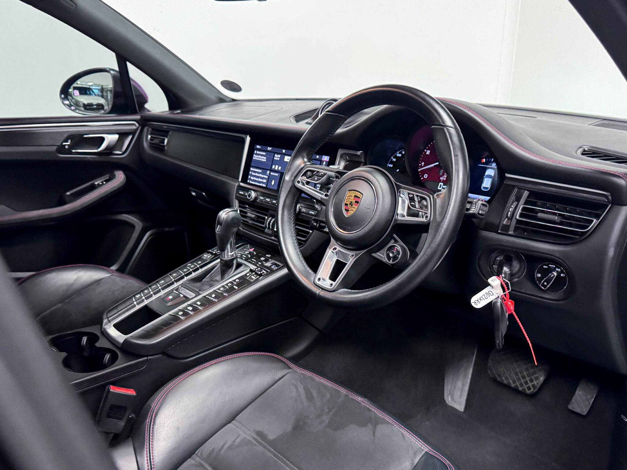 Porsche Macan view 35