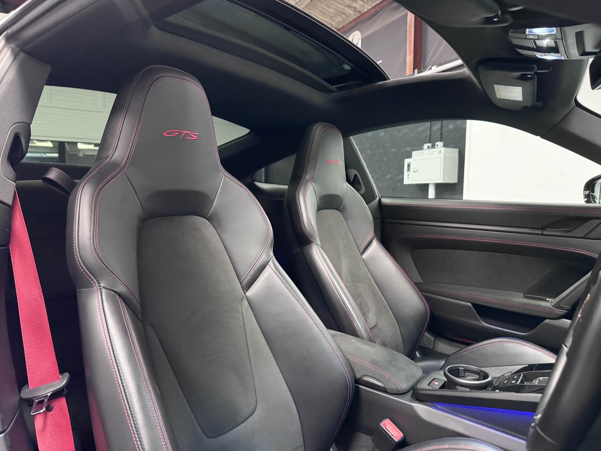 Porsche 911 view 37