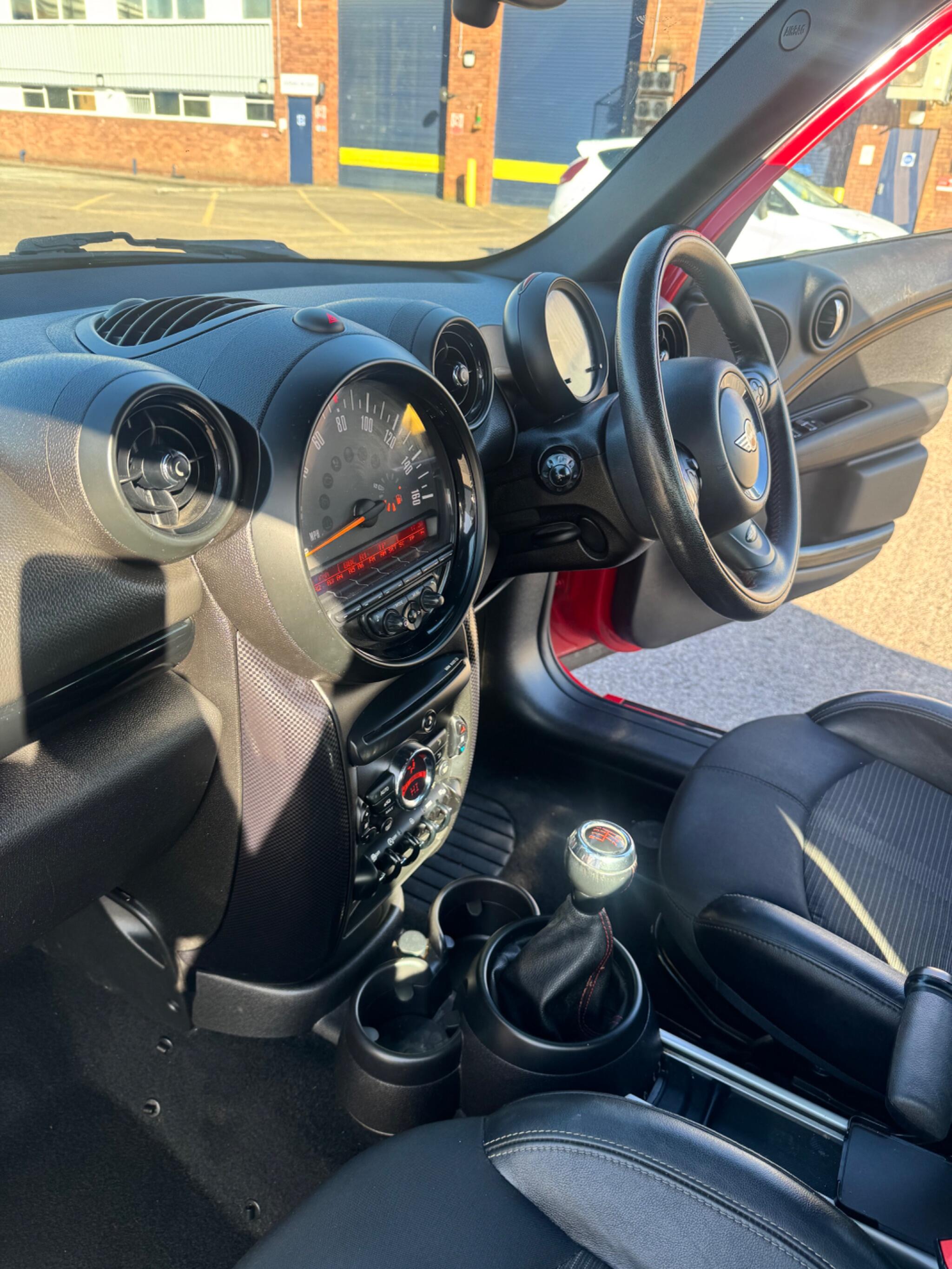 Mini Countryman view 17