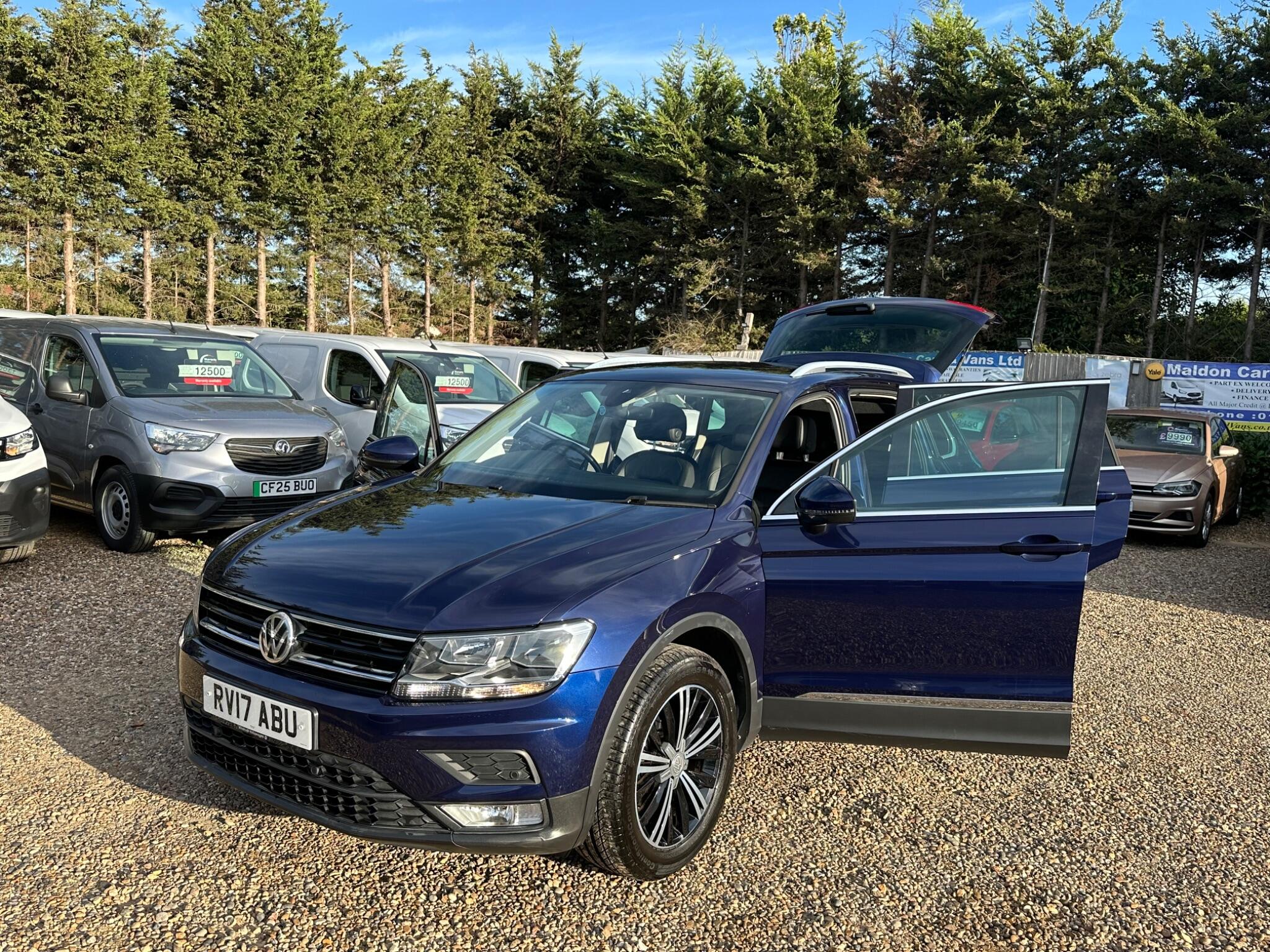 Volkswagen Tiguan view 22