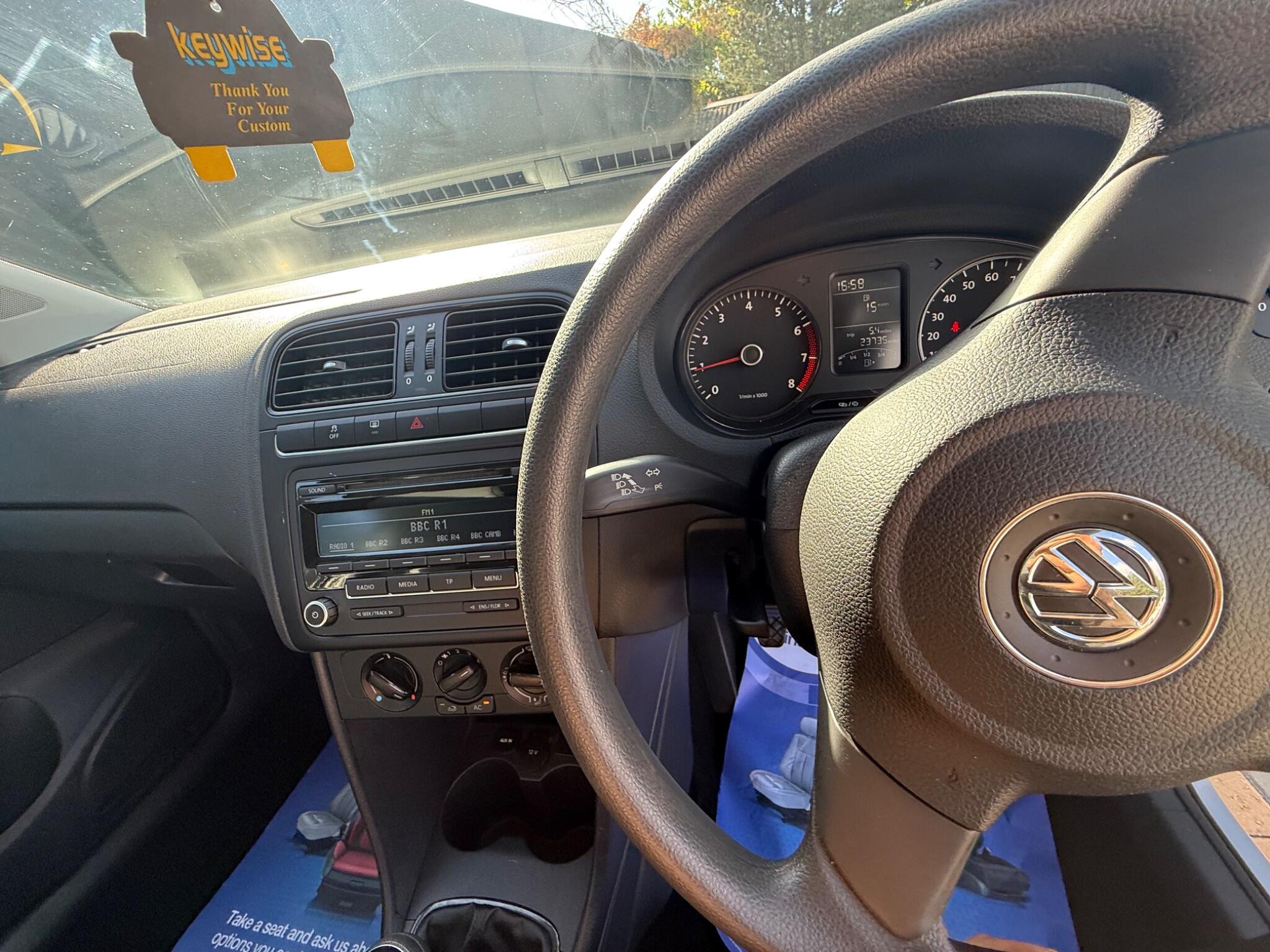 Volkswagen Polo view 23