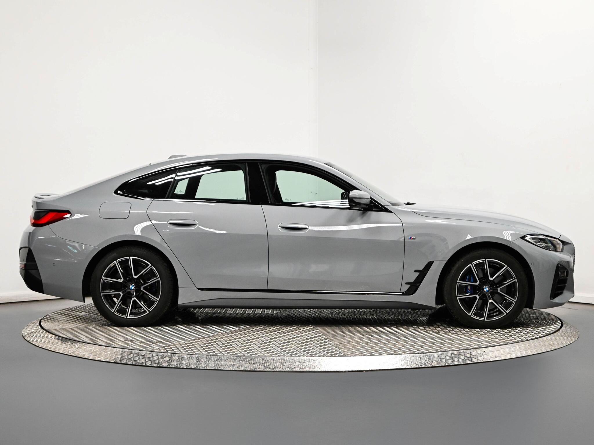 BMW 4 Series view 40