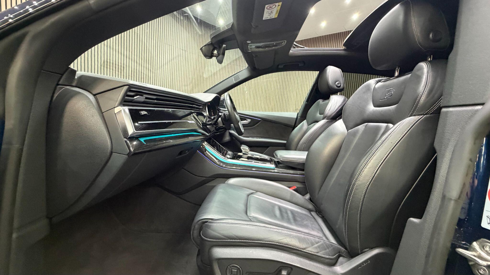 Audi Q8 view 3