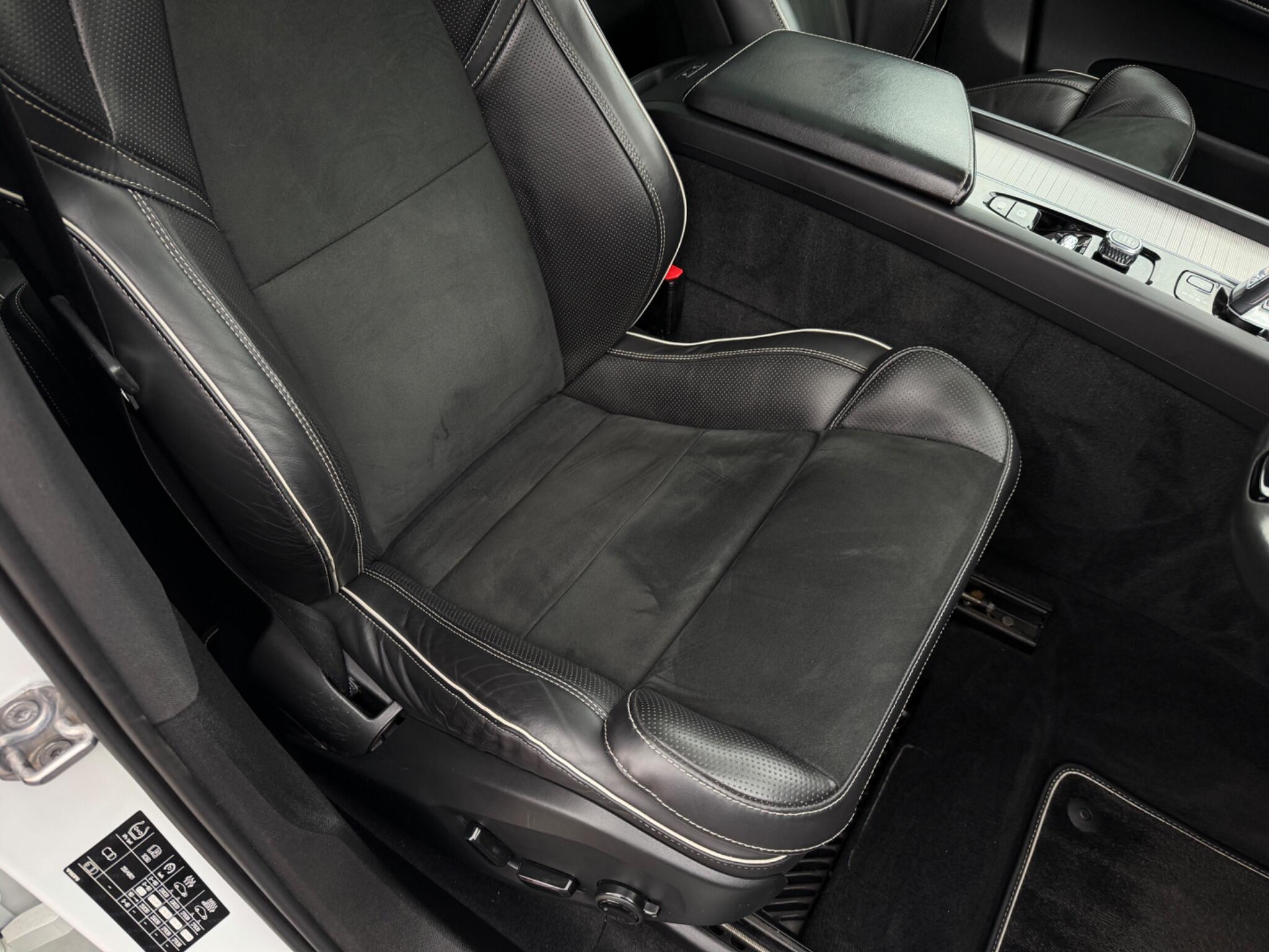 Volvo XC60 view 30