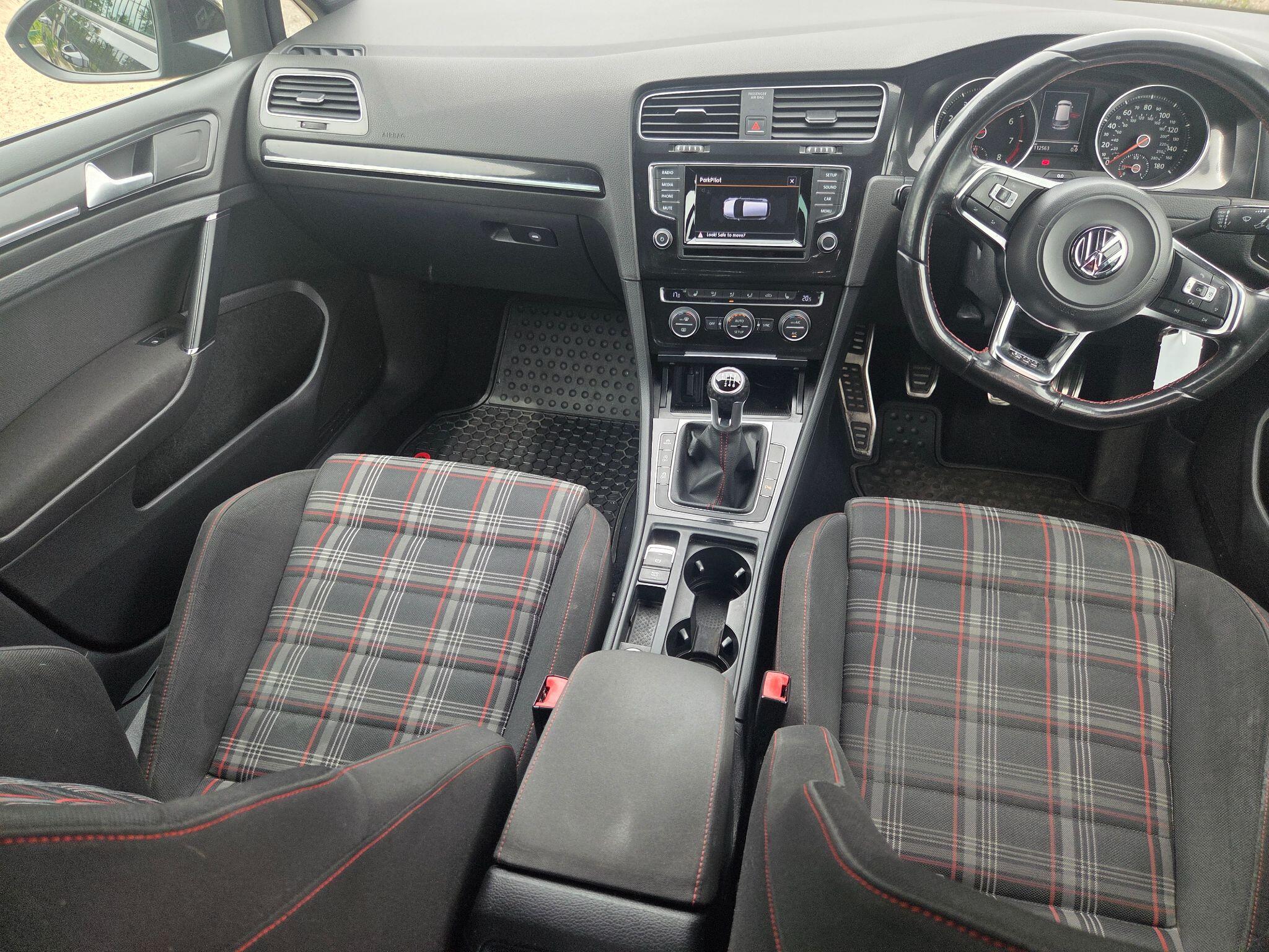 Volkswagen Golf view 14