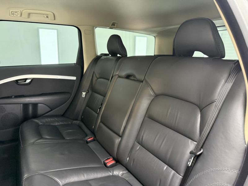 2009 Volvo XC70 image 24