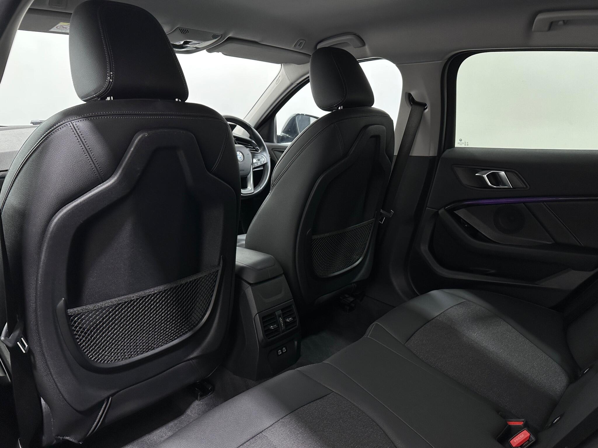 BMW 1 Series view 38