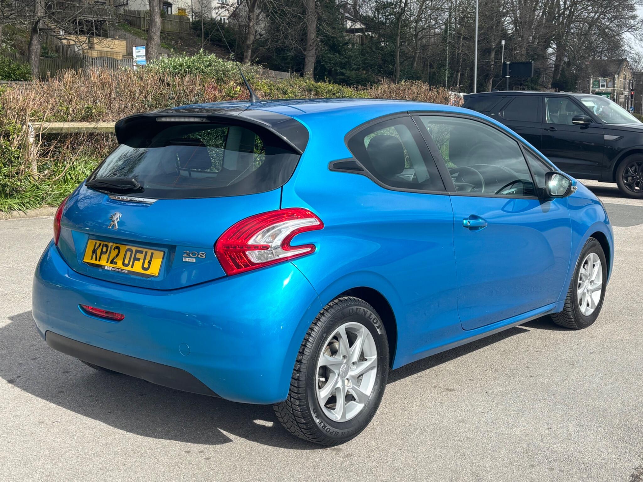Peugeot 208 view 8