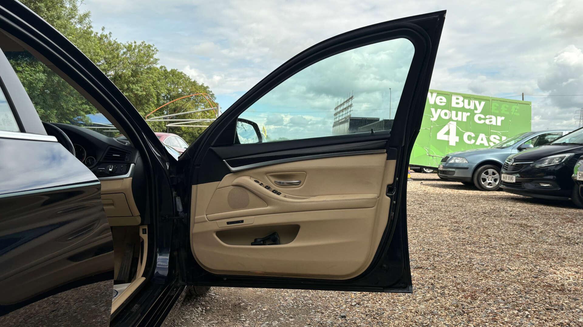 BMW 5 Series view 45