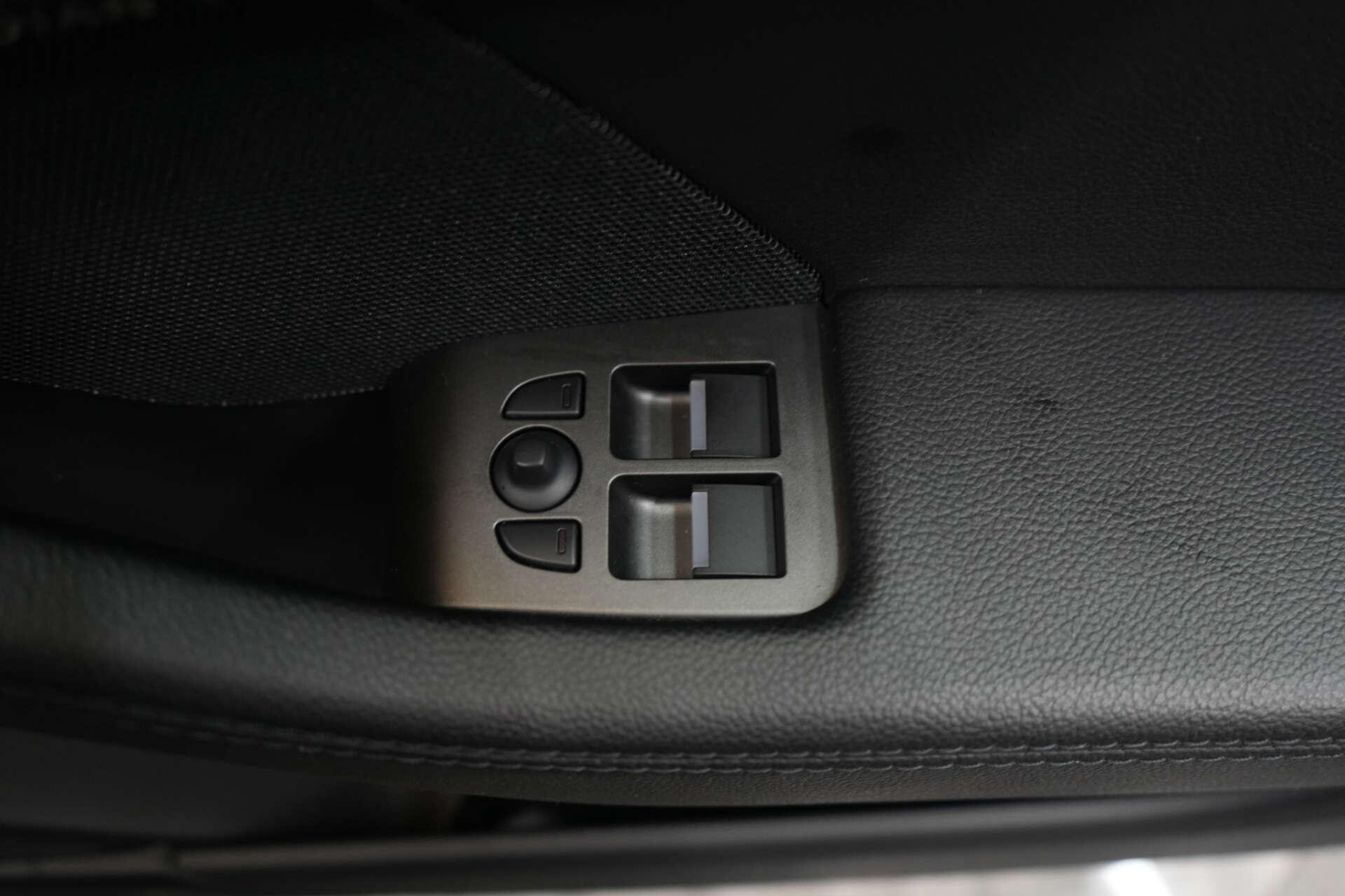 Jaguar F-Type view 21