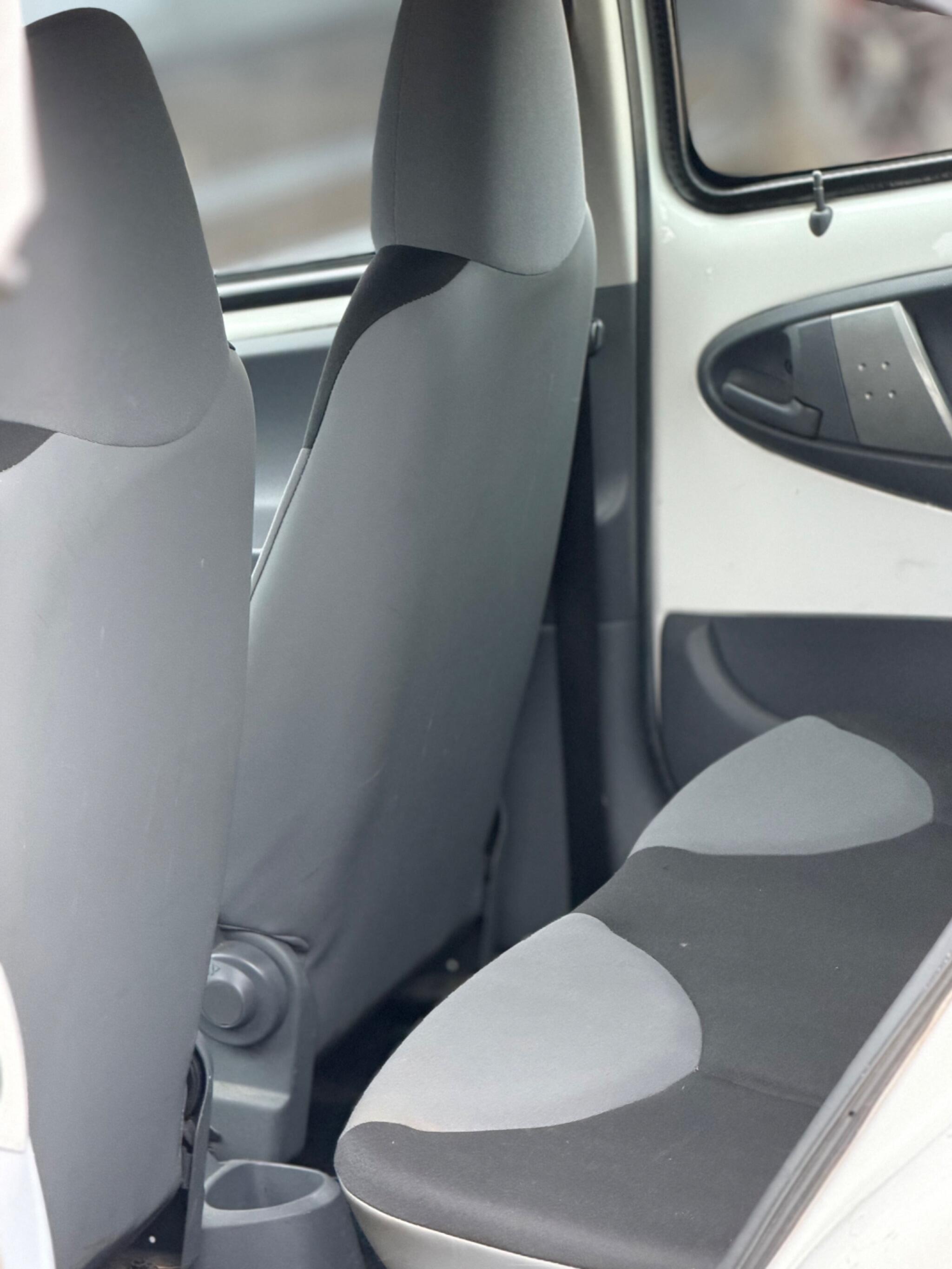 2011 Citroen C1 1.0i VTR Euro 5 5dr image 24