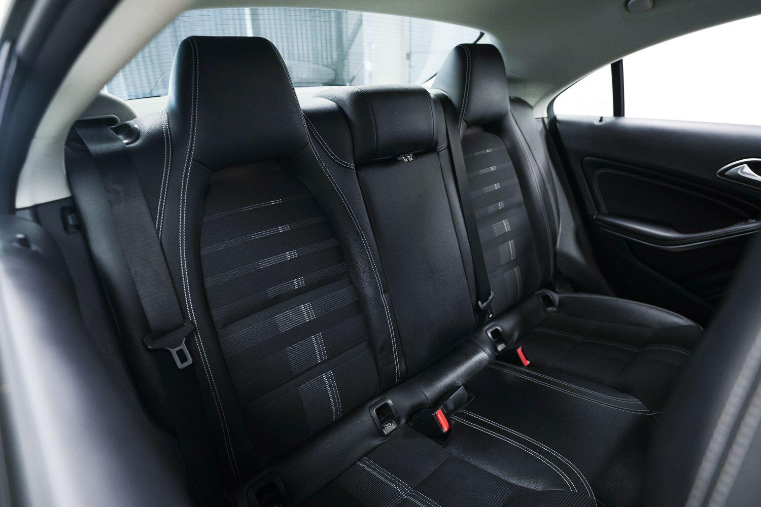 Mercedes-Benz Cla view 11