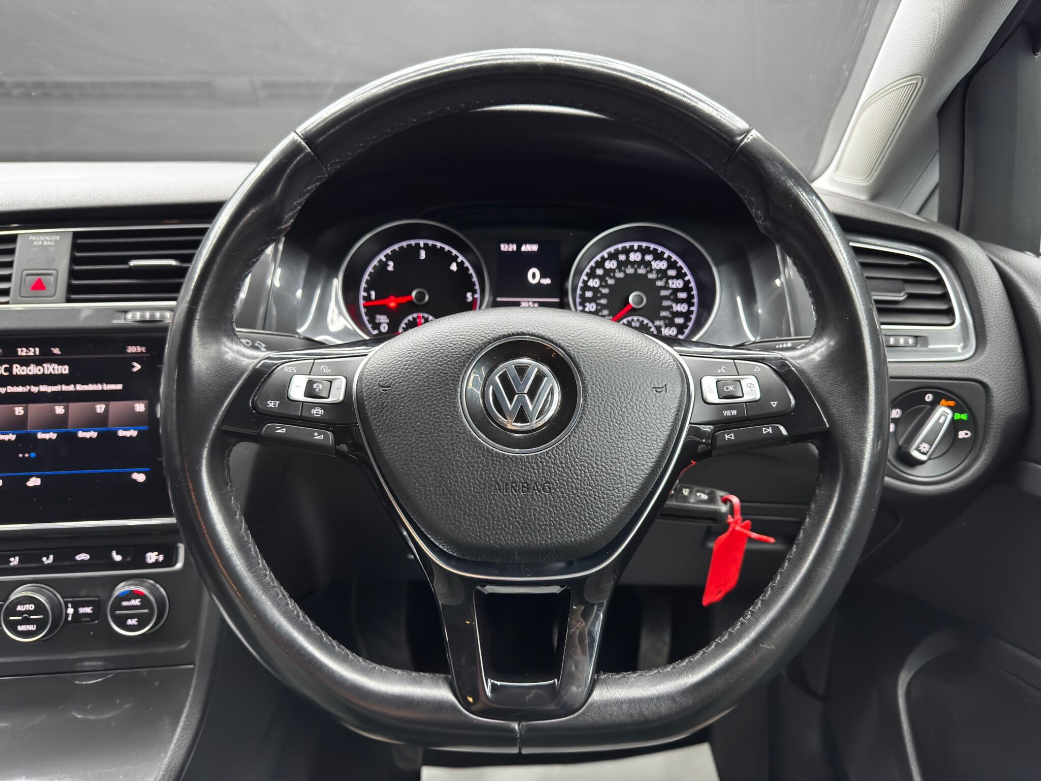 Volkswagen Golf view 18