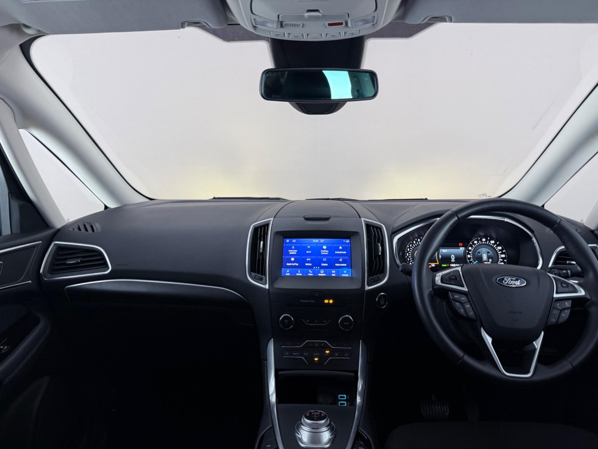 Ford Galaxy view 14
