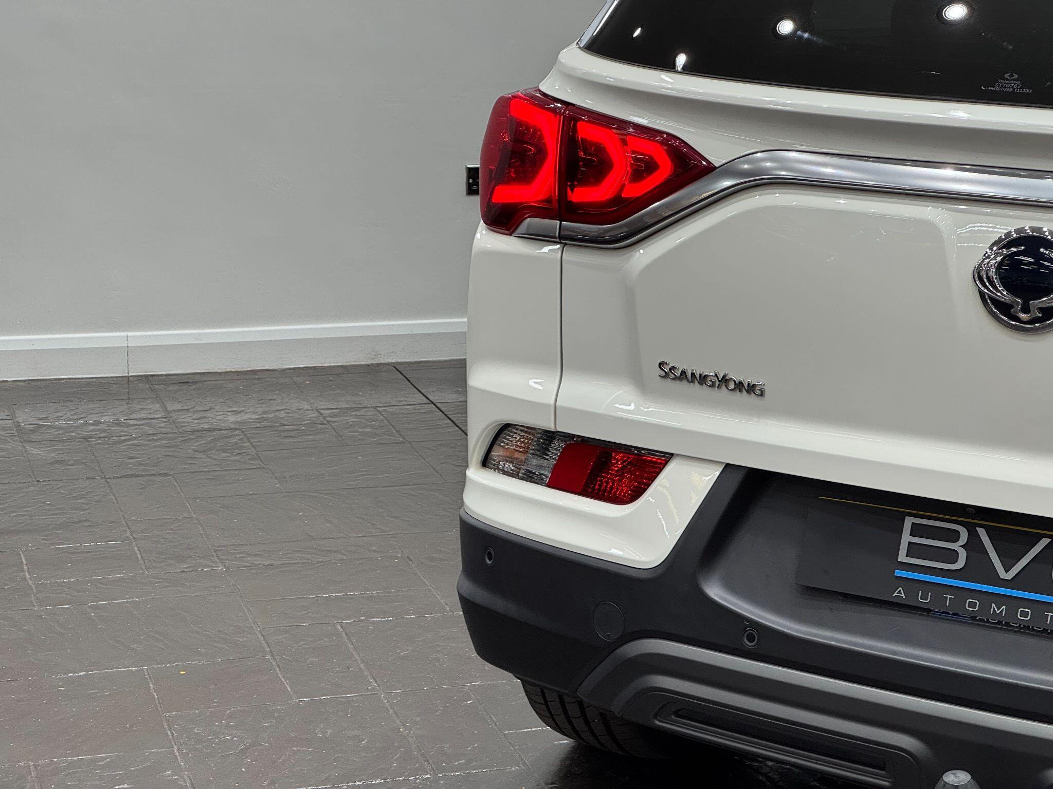 KGM Korando view 19