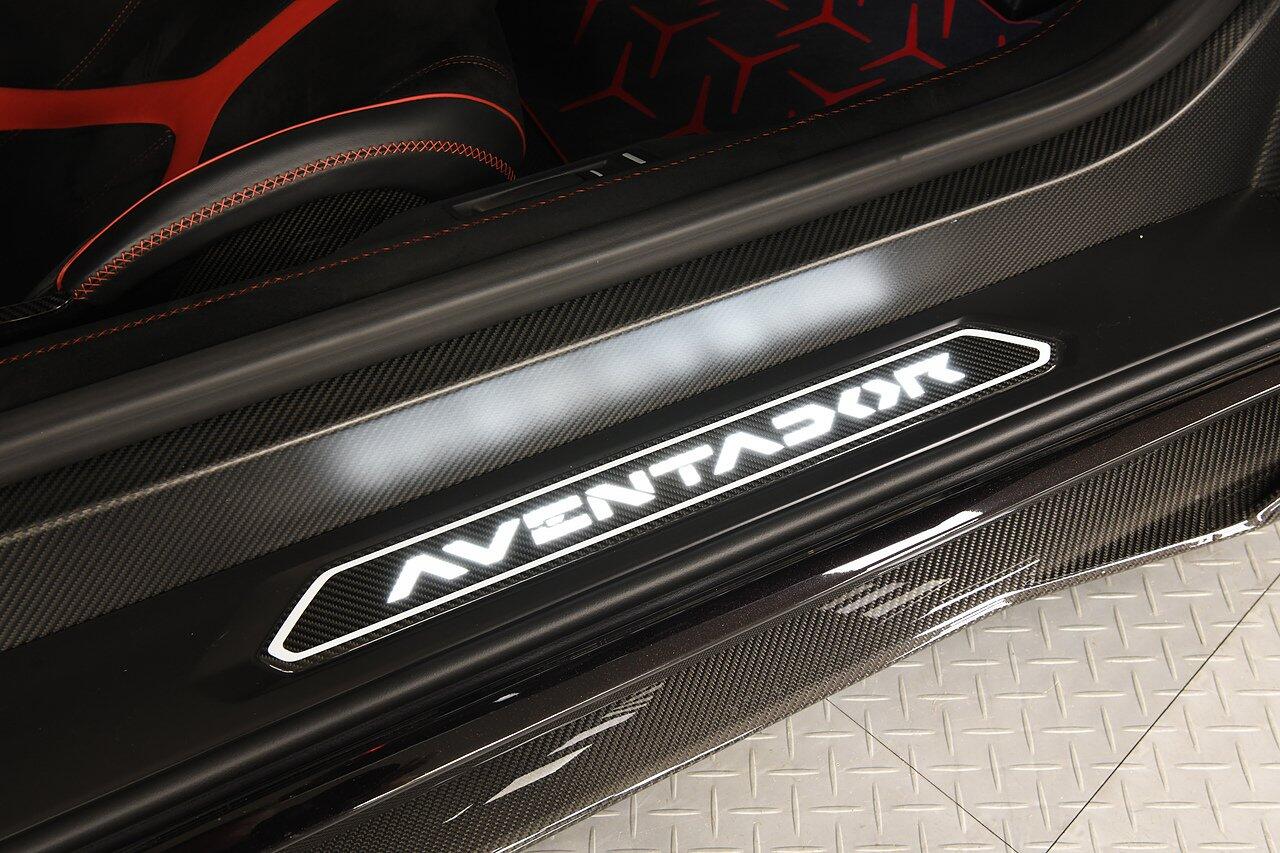Lamborghini Aventador view 25