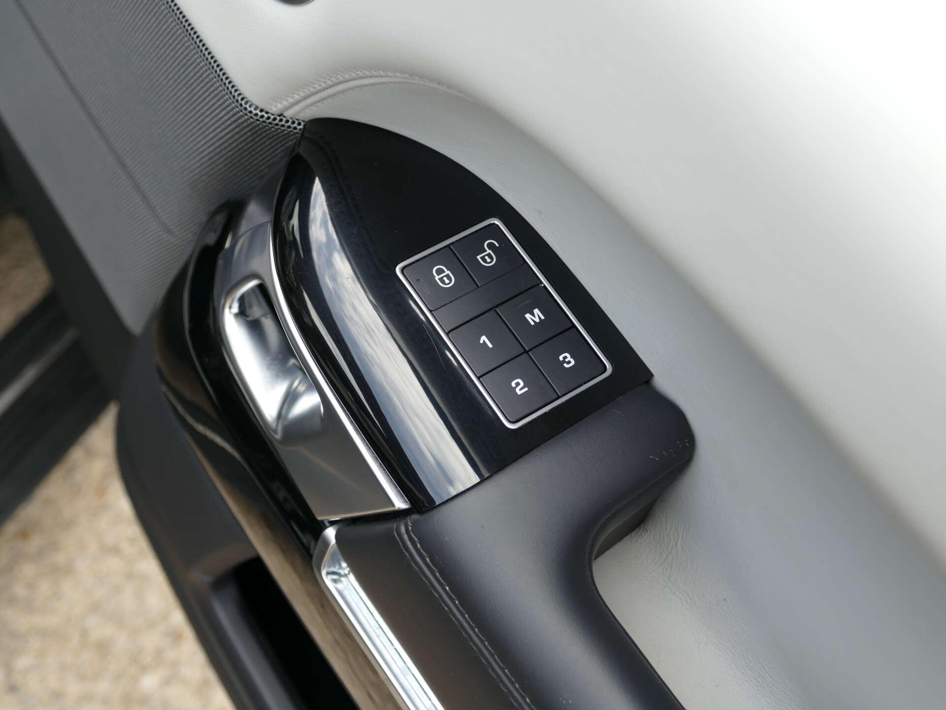 Land Rover Range Rover Sport view 50